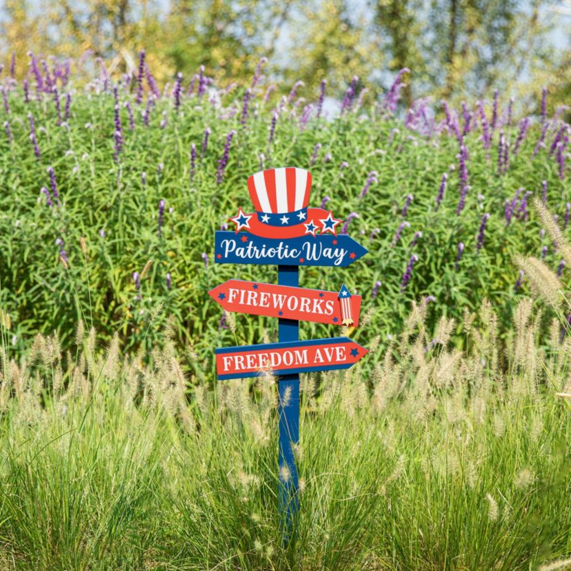 36"H Patriotic/ Americana Wooden Top Hat Word Sign Yard Stake (KD)