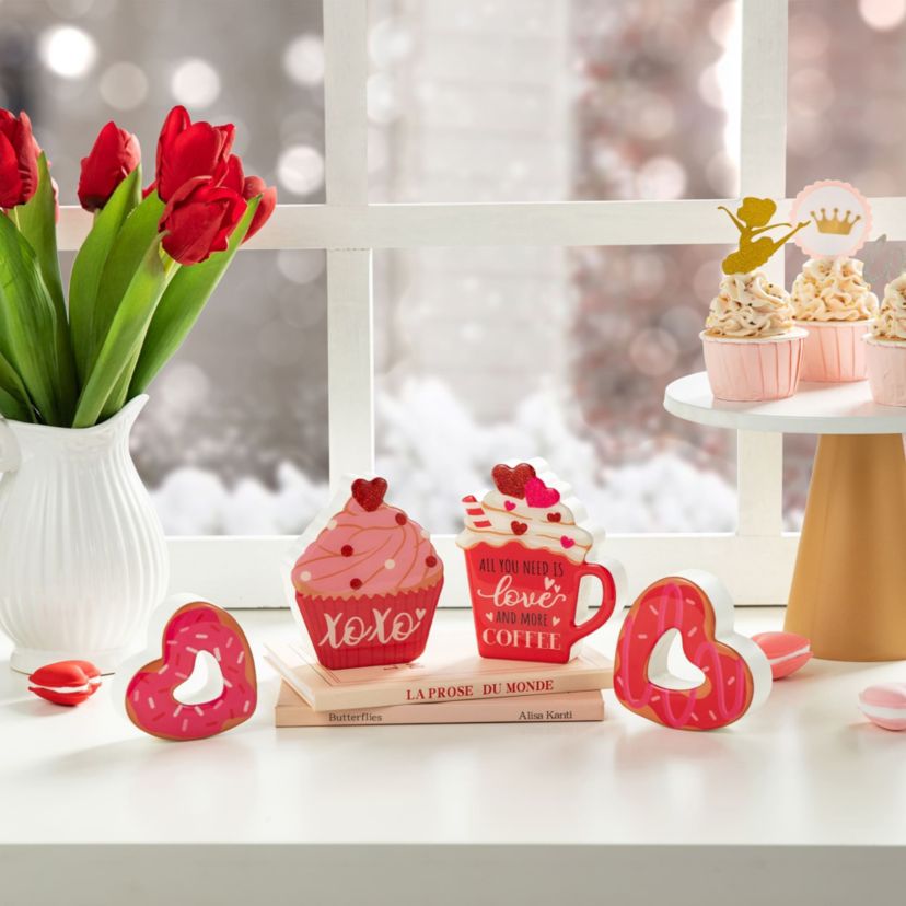 7"H Set of 4 Valentines Epoxy Wooden Cup Cakes and Heart Table Tiered Tray Set