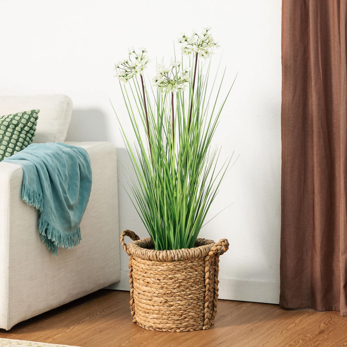 3.25ft. Onion Grass Artificial Plants in PotOverall: 18.00"L X 18.00"W X 39.50"HPot Size：6"D X 5"H