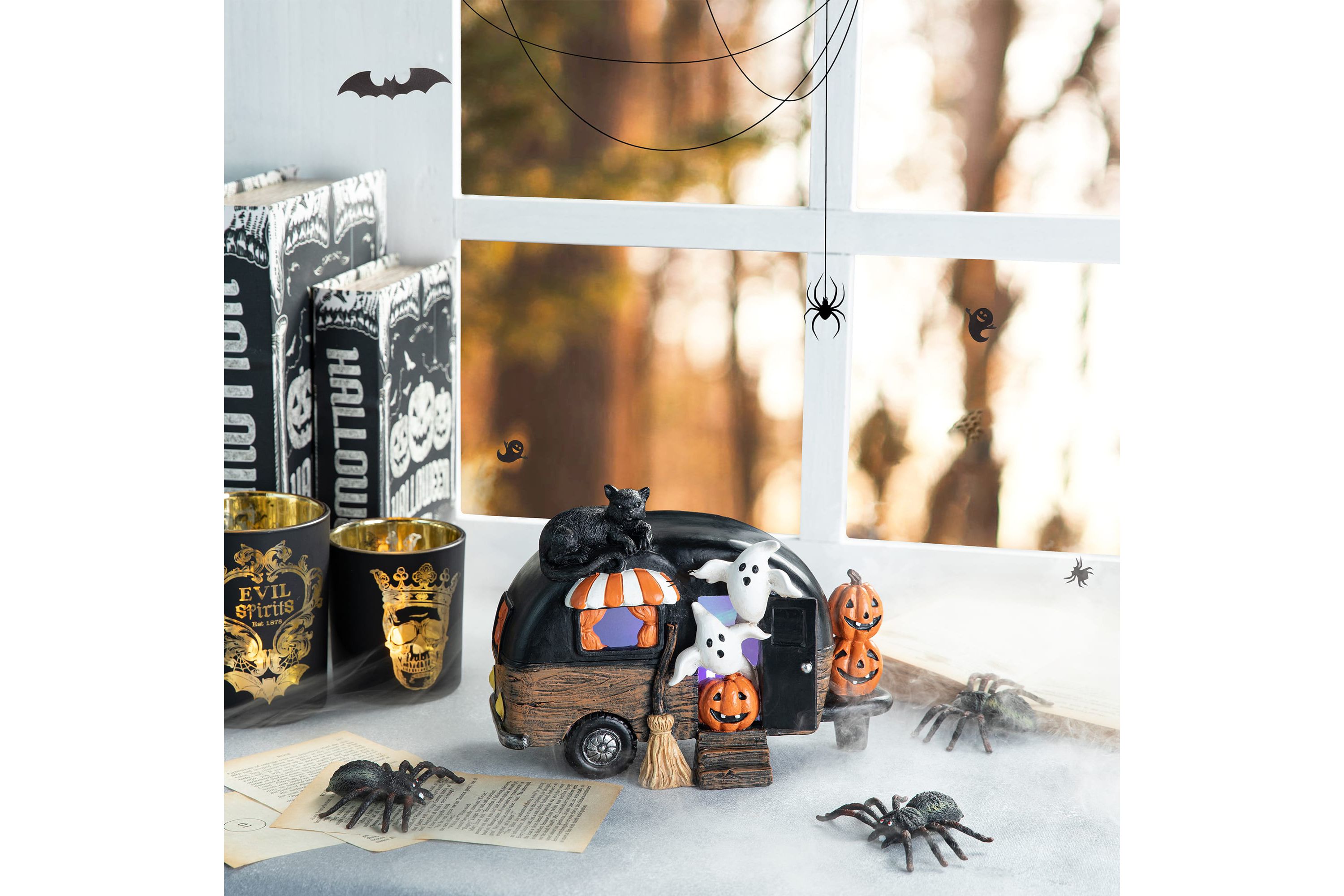 9.25L Halloween Polyresin Lighted Camper W/Ghost& Pumpkin&Black Cat Table Decor