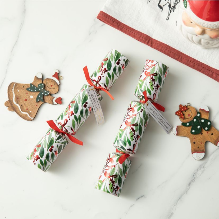 8PK 1.50D X 10.00H Christmas Holy Leaves Party Cracker with Gift Contents