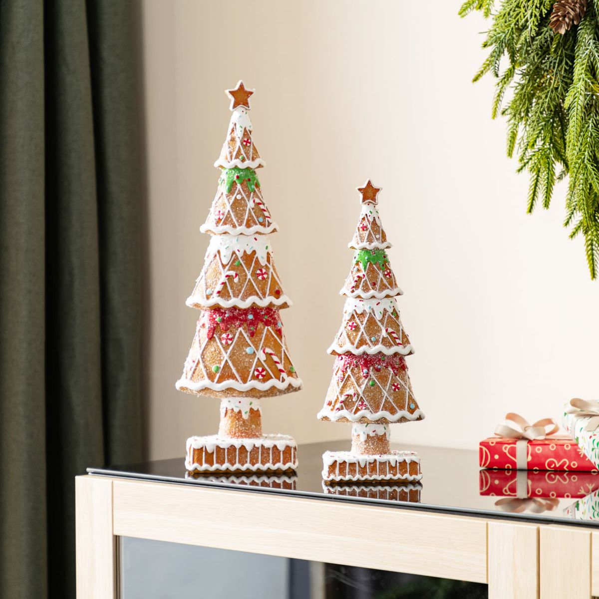 S/2 Resin Christmas Tree Table Decor