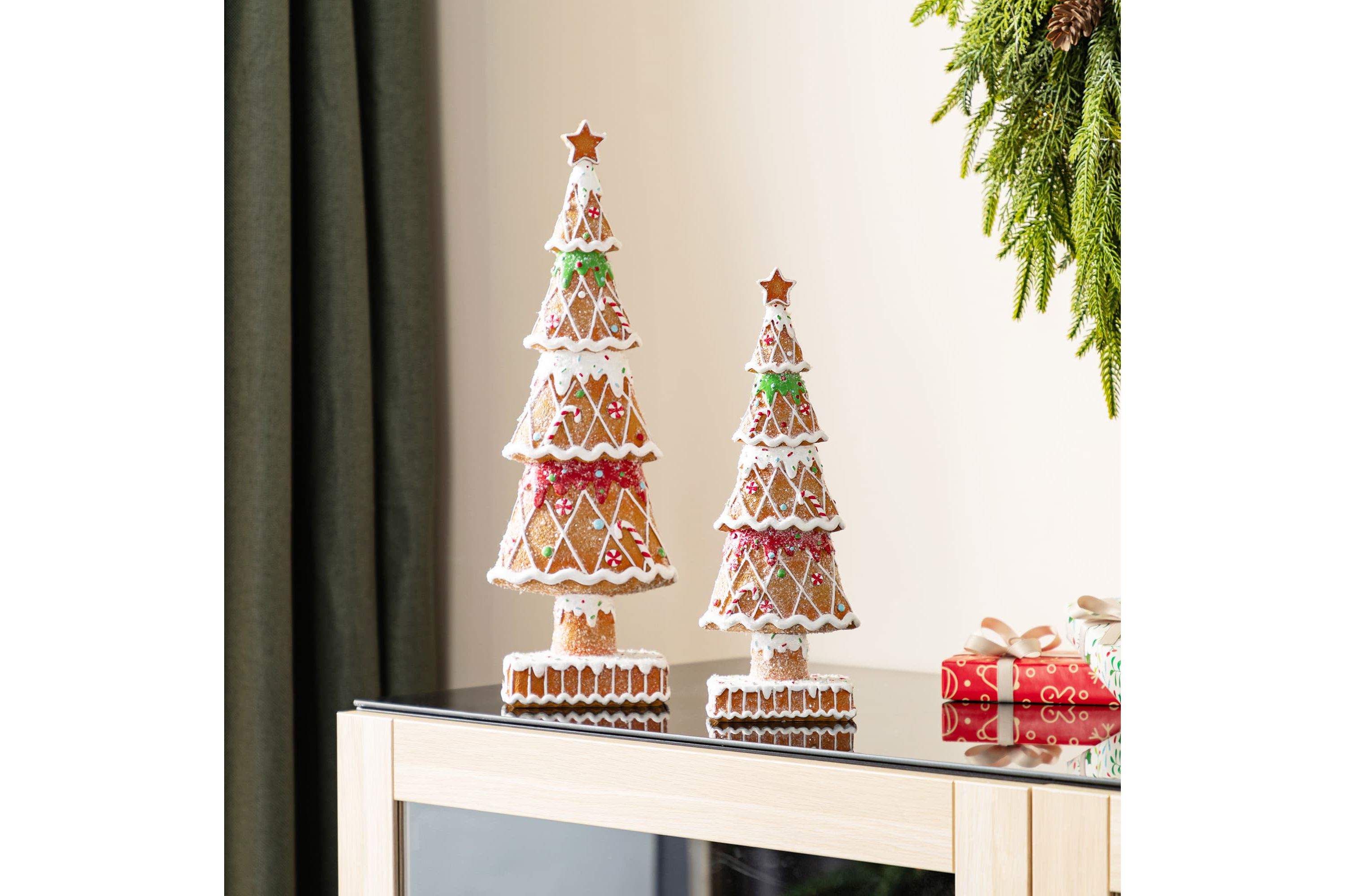 S/2 Resin Christmas Tree Table Decor