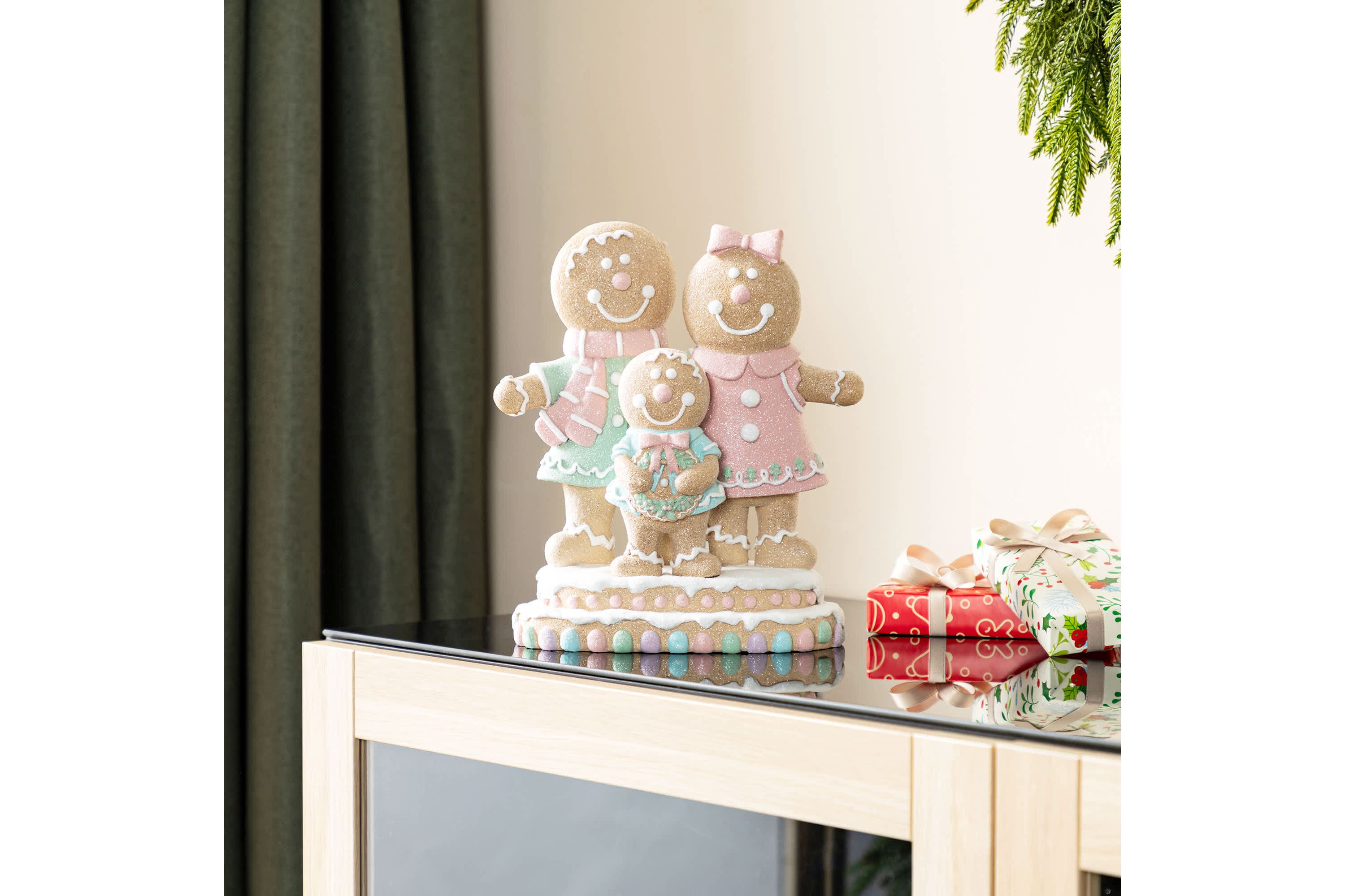 10.25"H Resin Christmas Gingerbread Man Family Table Decor