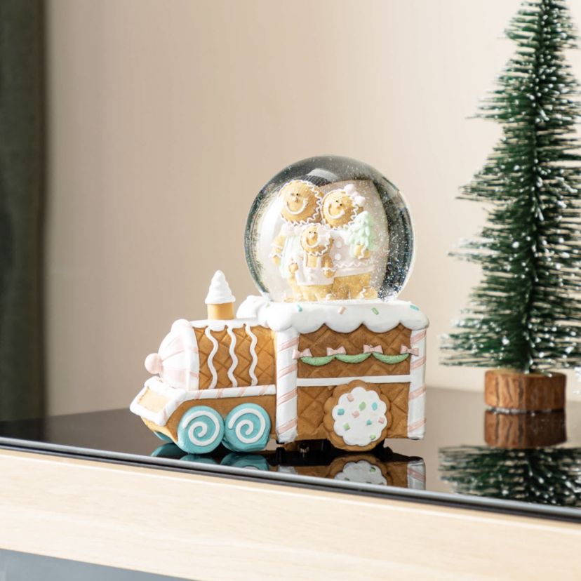 100mm Christmas Resin Musical Snowflakes   Ginginerbread Family Train Waterglobe