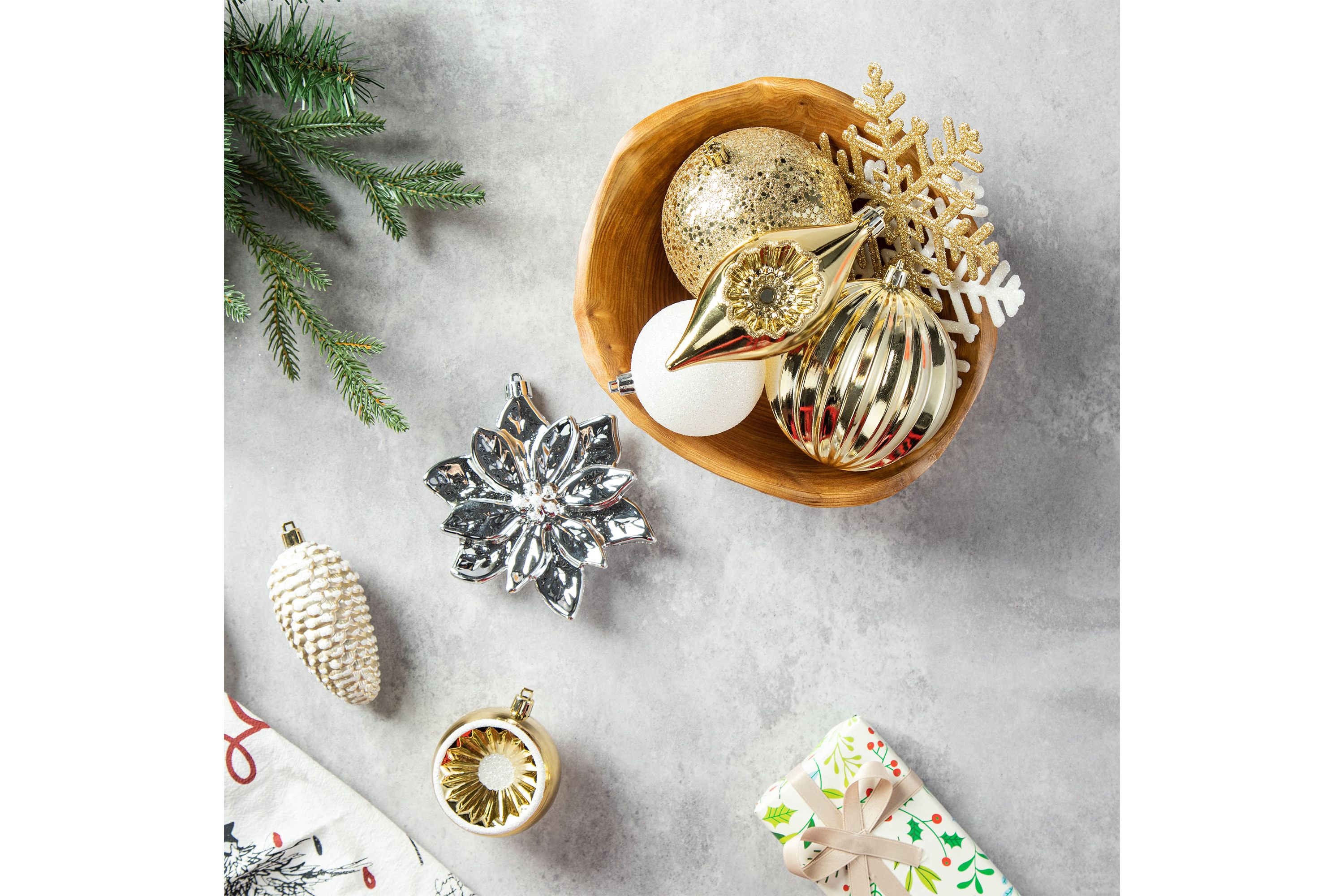 160ct Christmas Elegant Silver & Gold Deluxe Boxed Shatterproof Ornaments
