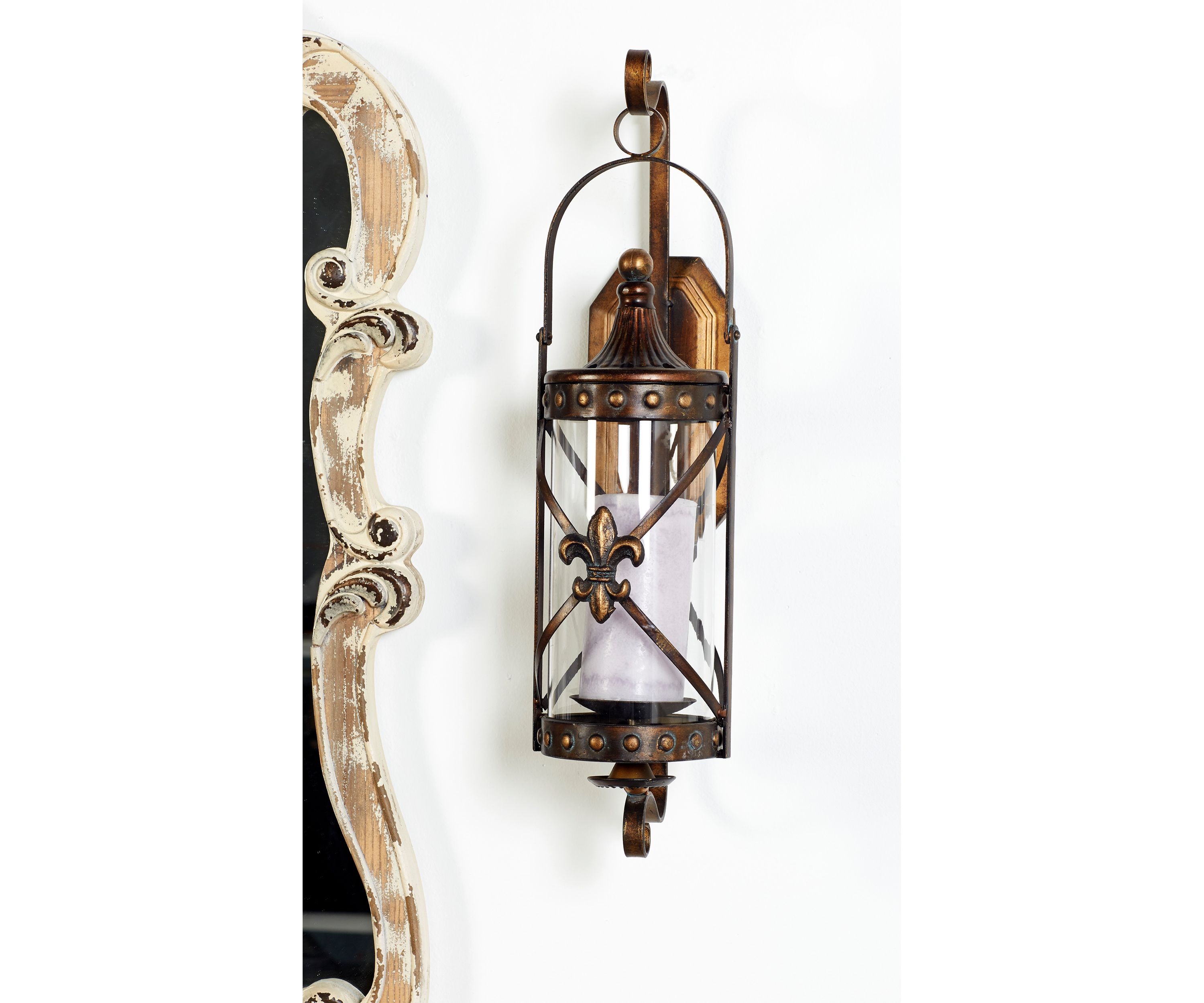 Traditional Glass Wall Sconce