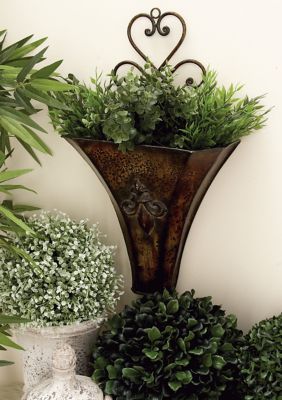 Traditional Metal Wall Planter