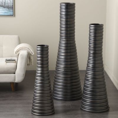 Modern Metal Vase - Set of 3