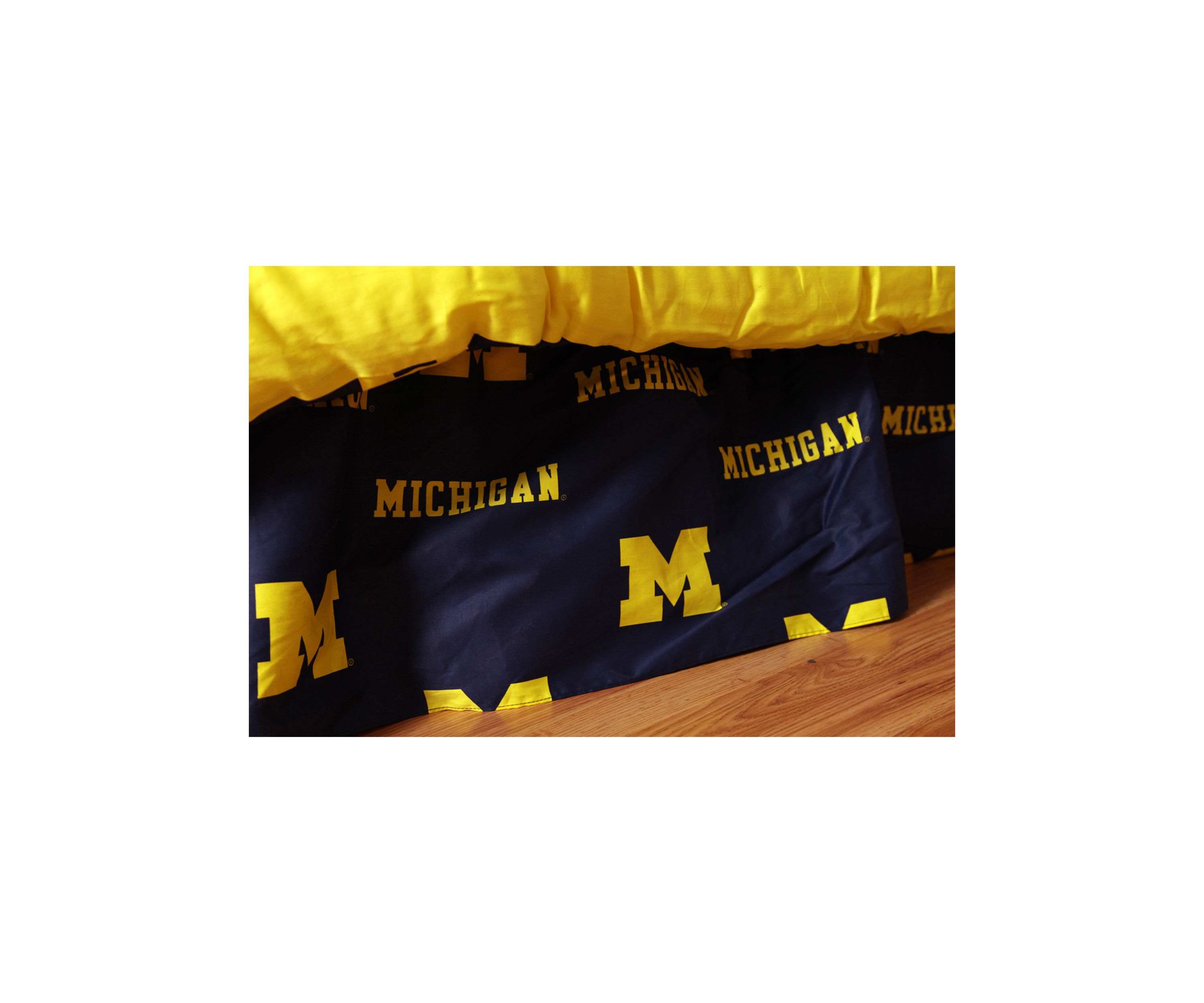 NCAA Michigan Wolverines Printed Dust Ruffle