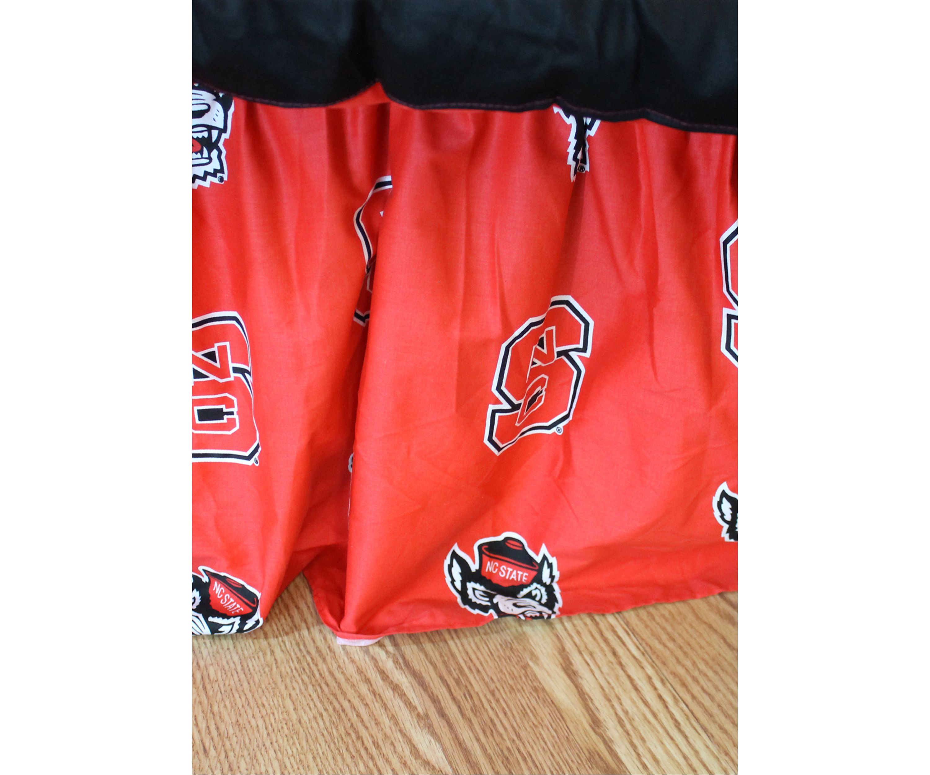 NCAA NC State Wolfpack Printed Dust Ruffle