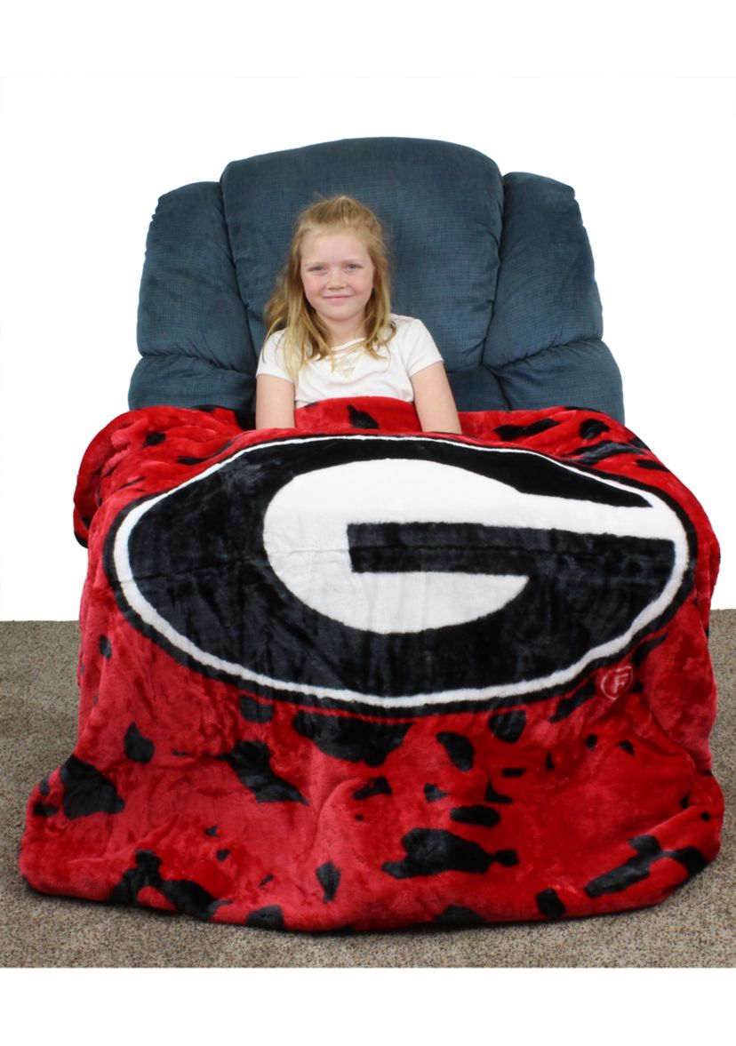 NCAA Georgia Bulldogs Huge Raschel Throw Blanket