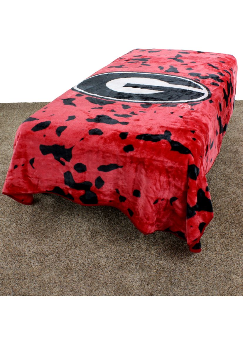 NCAA Georgia Bulldogs Huge Raschel Throw Blanket