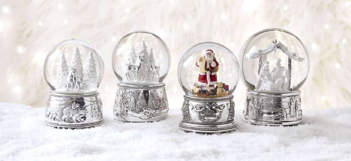 Winter Traditions Santa Musical Snow Globe
