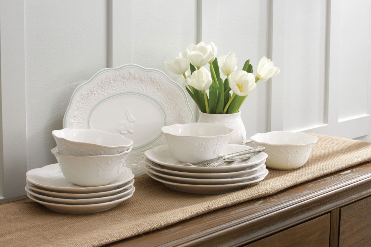 French Perle White&#8482; 12-piece Dinnerware Set