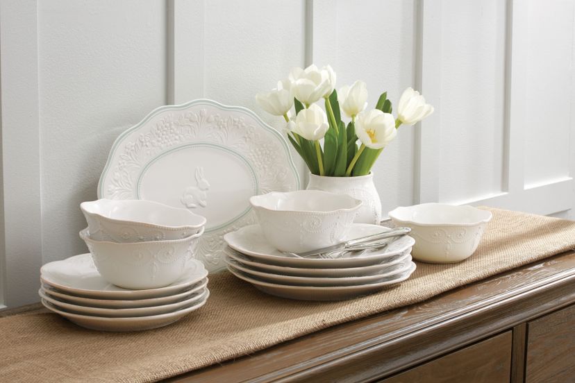 French Perle White&#8482; 12-piece Dinnerware Set