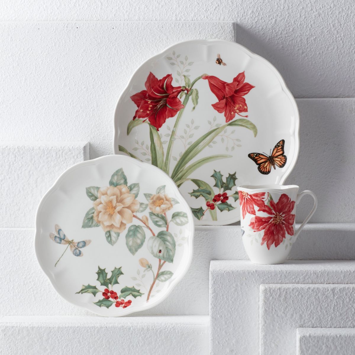Butterfly Meadow 18-Piece Holiday Dinnerware Set