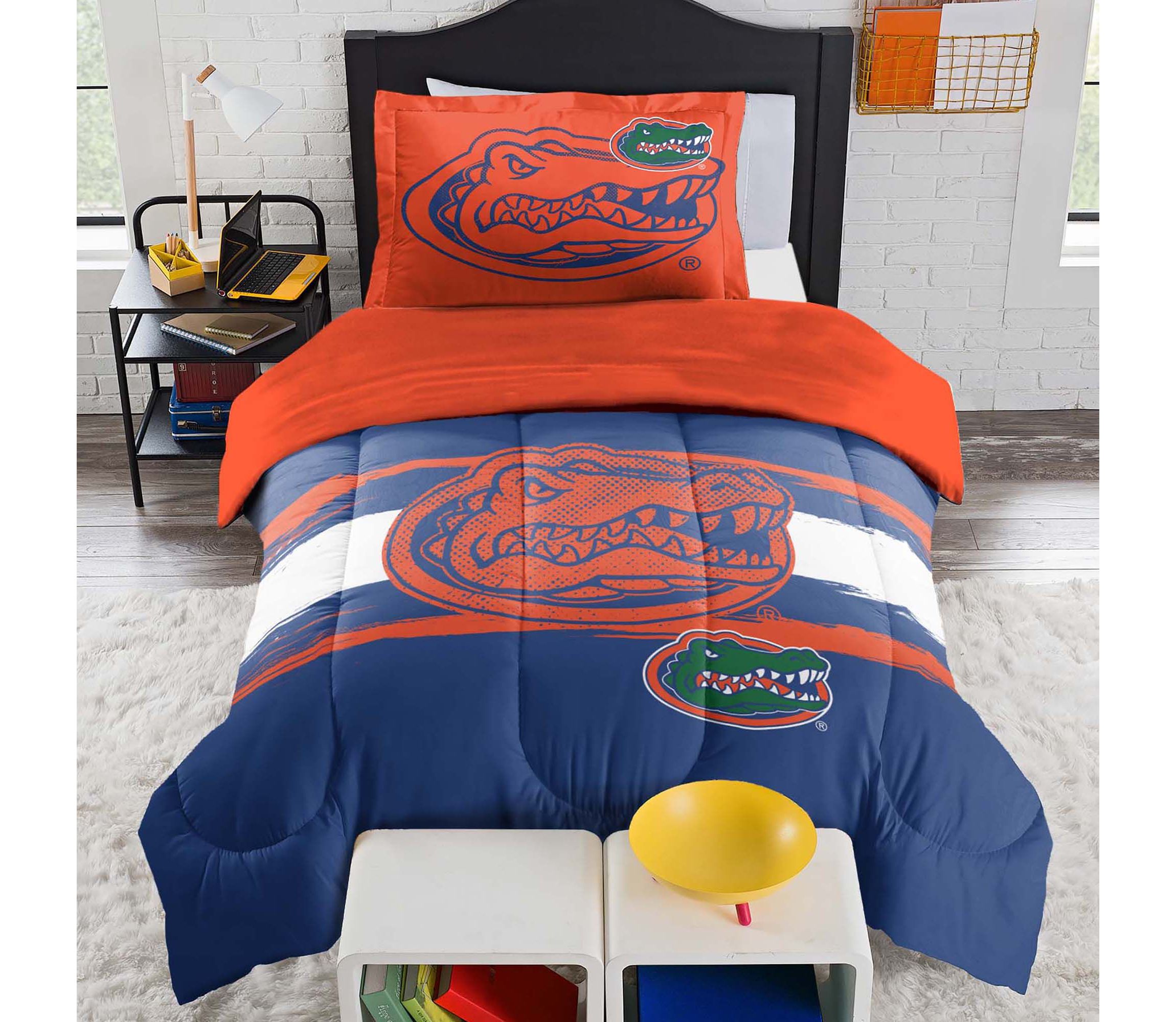 NCAA Florida Gators Officially Licenced Comforter & Sham set