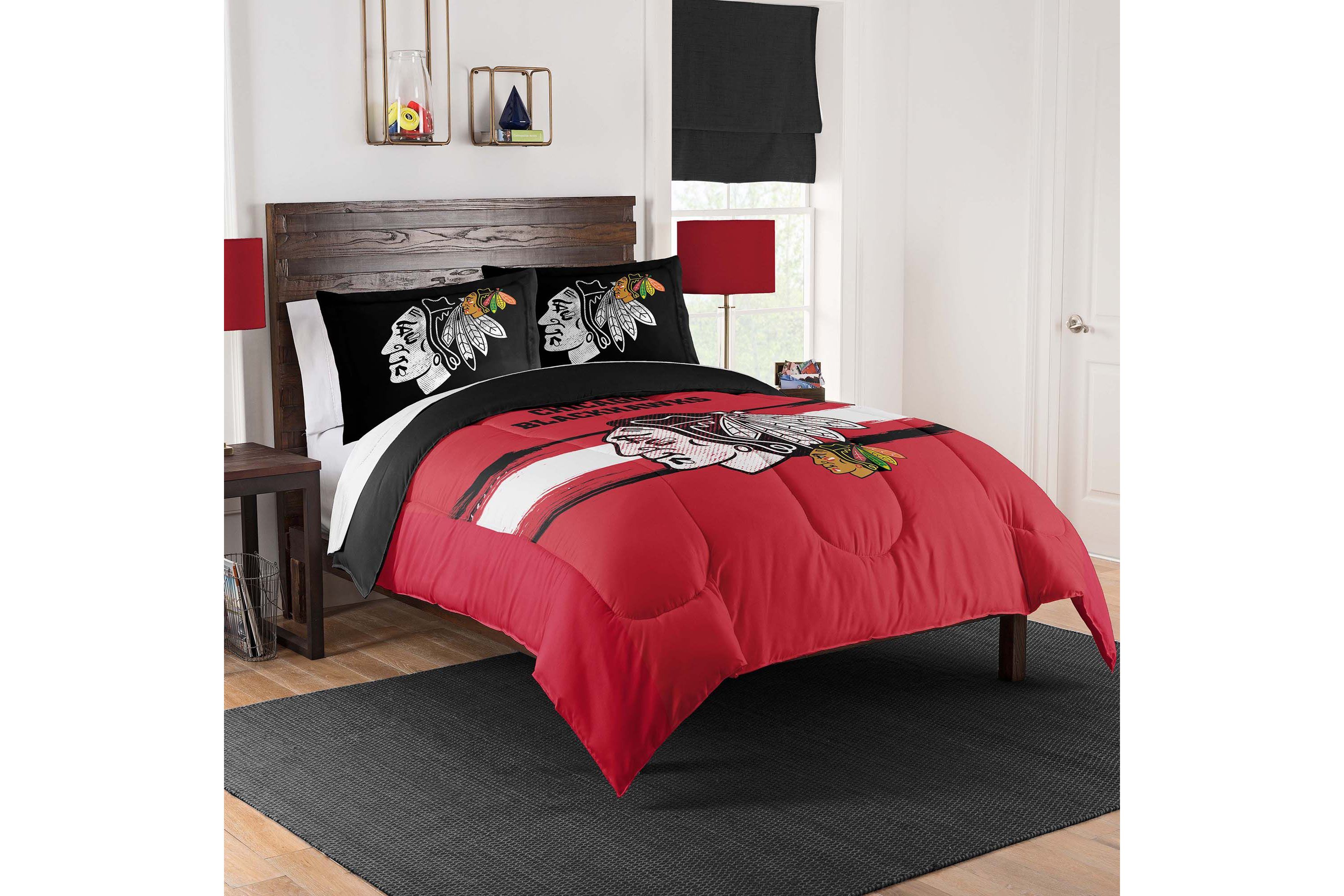 NHL Chicago Blackhawks Officially Licenced Comforter & Sham set