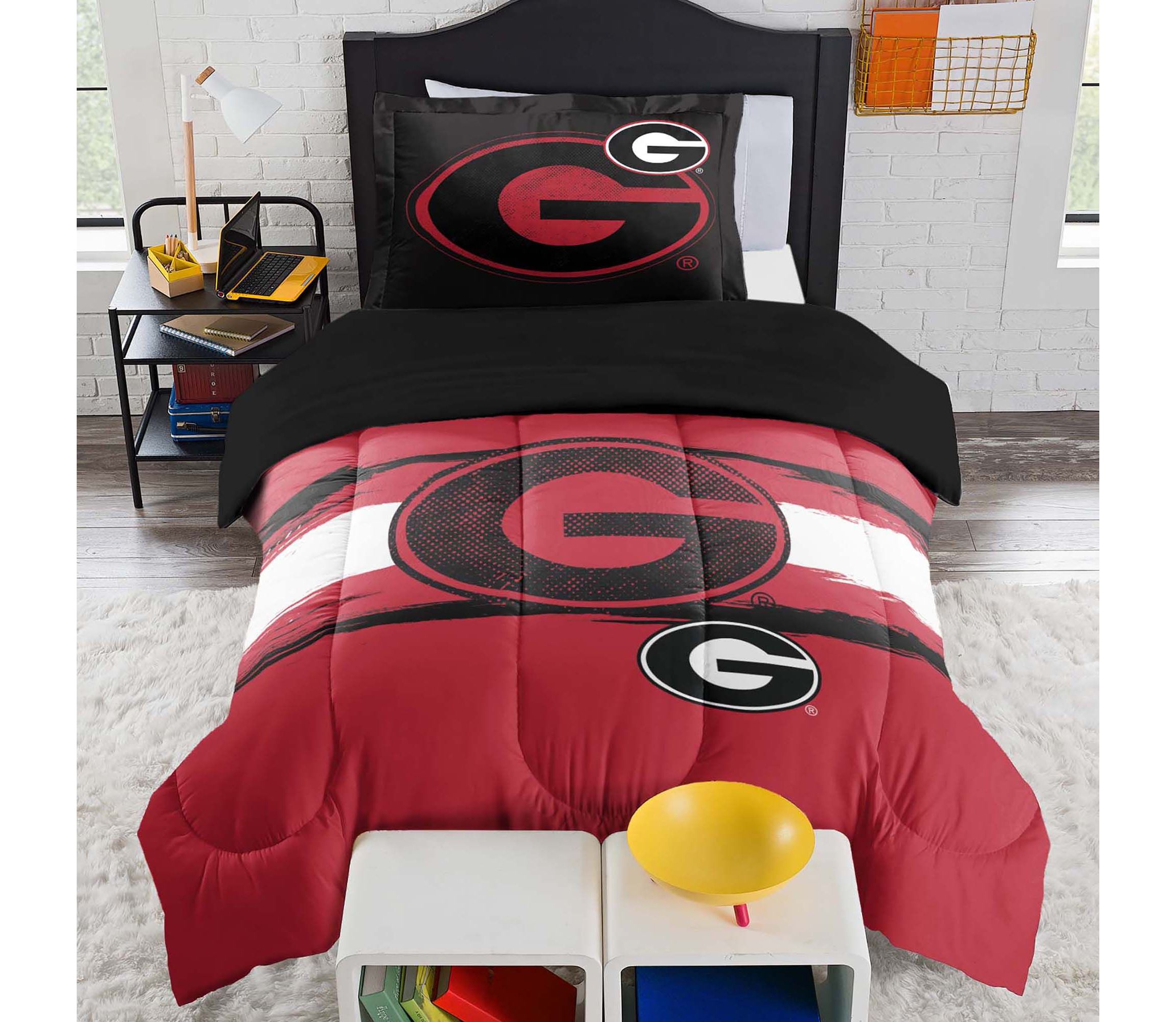 NCAA Georgia Bulldogs Officially Licenced Comforter & Sham set