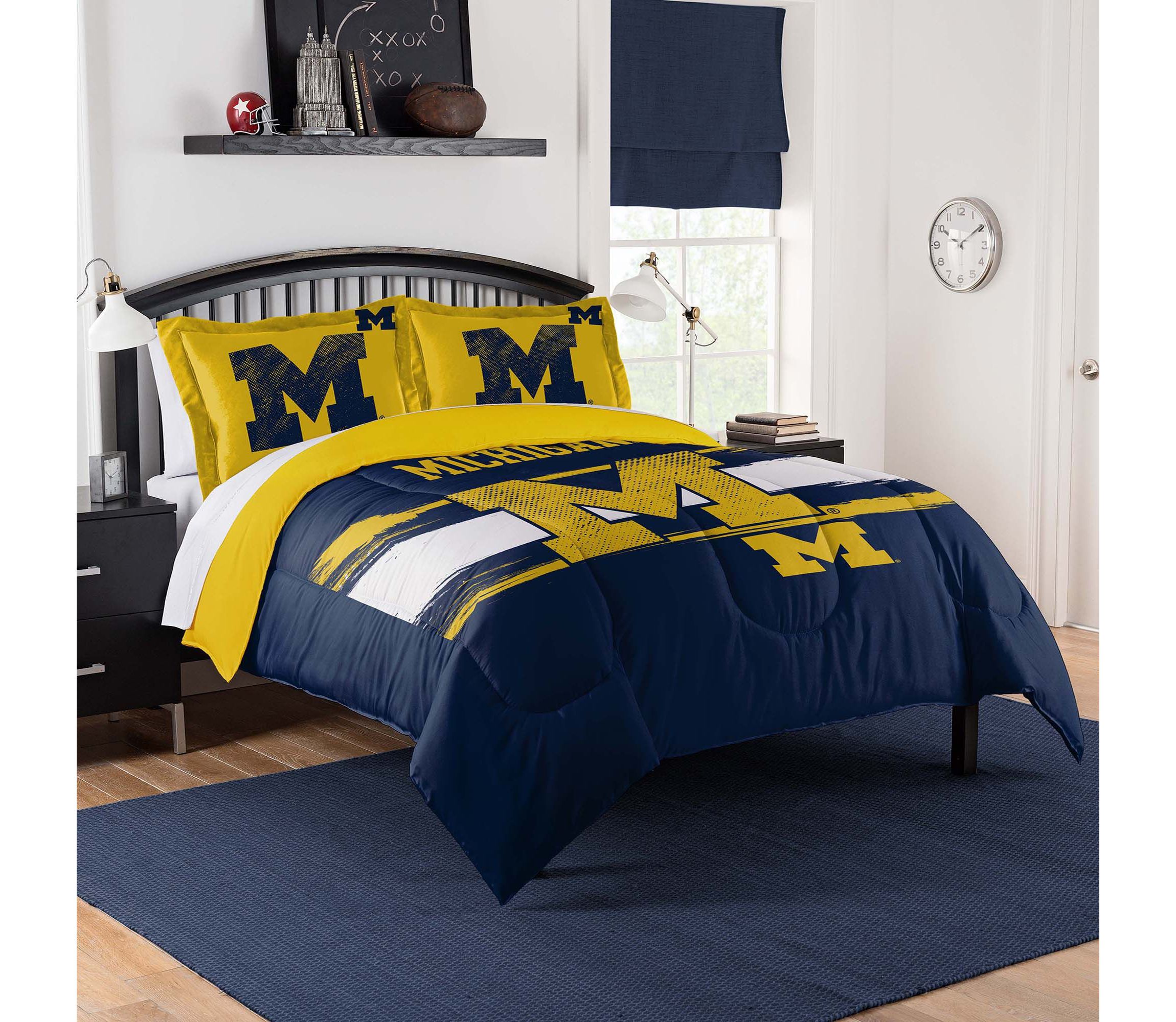 NCAA Michigan Wolverines Officially Licenced Comforter & Sham set