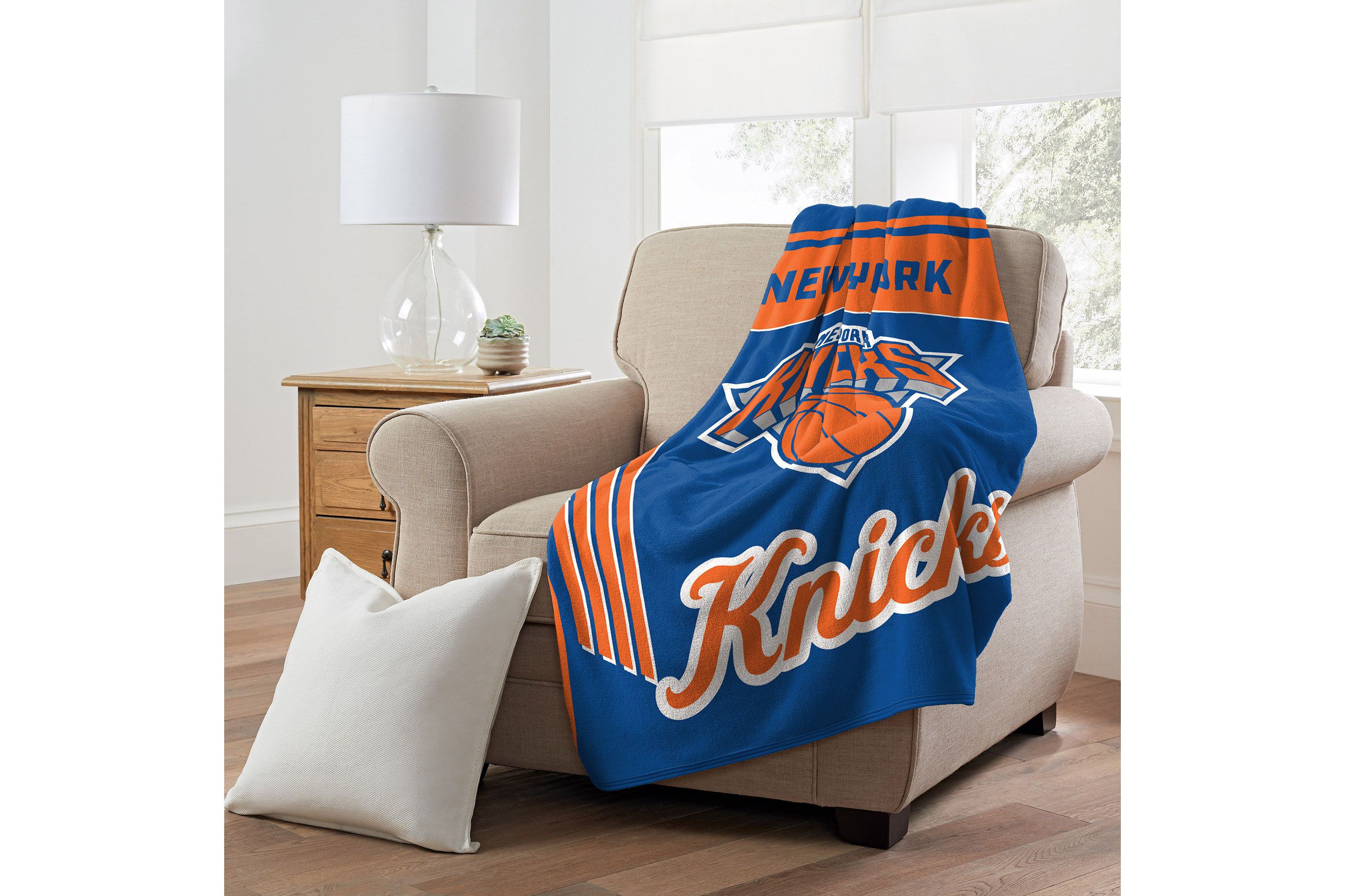 NBA Officially Licensed New York Knicks 46" x 60" Microfiber Throw Blanket