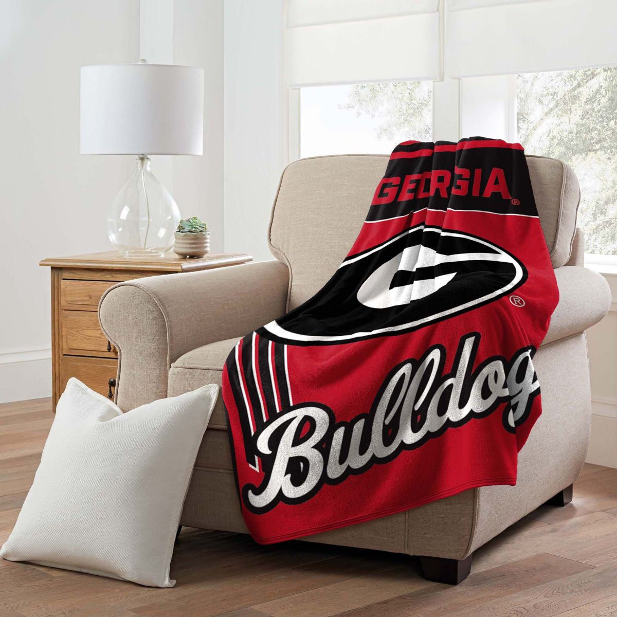 NCAA Officially Licenced Georgia Bulldogs 46" x 60" Microfiber Throw Blanket