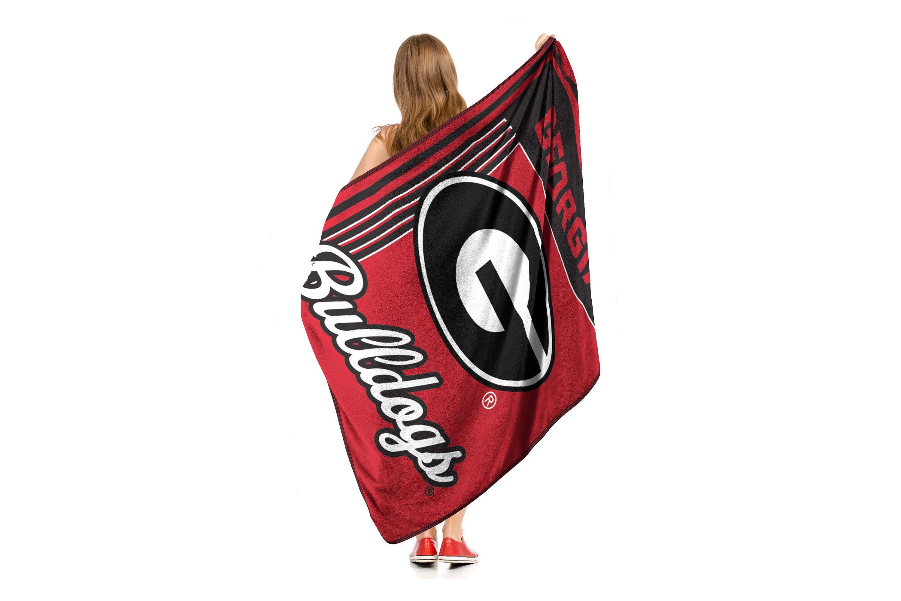NCAA Officially Licenced Georgia Bulldogs 46" x 60" Microfiber Throw Blanket