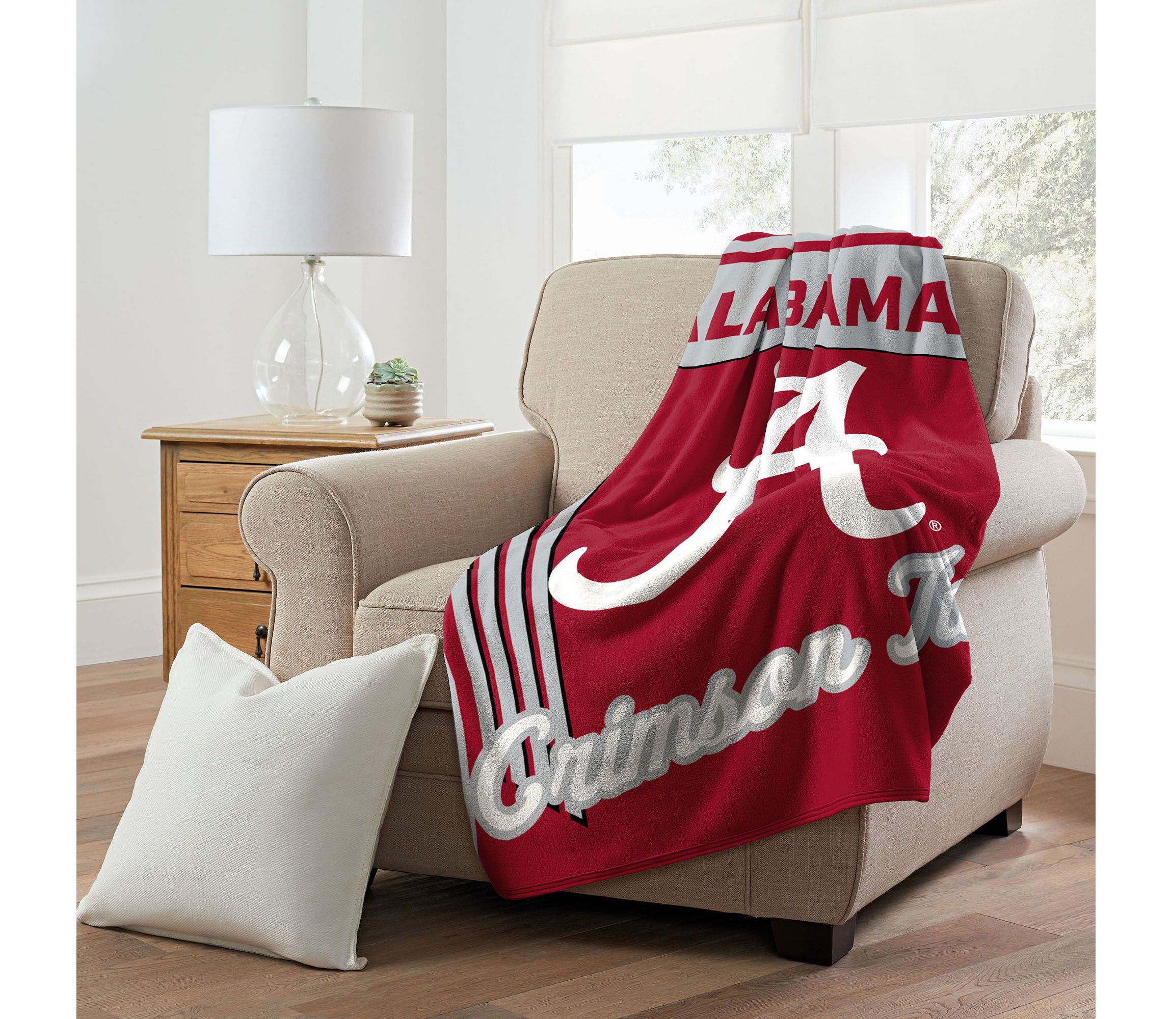 NCAA Officially Licenced Alabama Crimson Tide 46" x 60" Microfiber Throw Blanket
