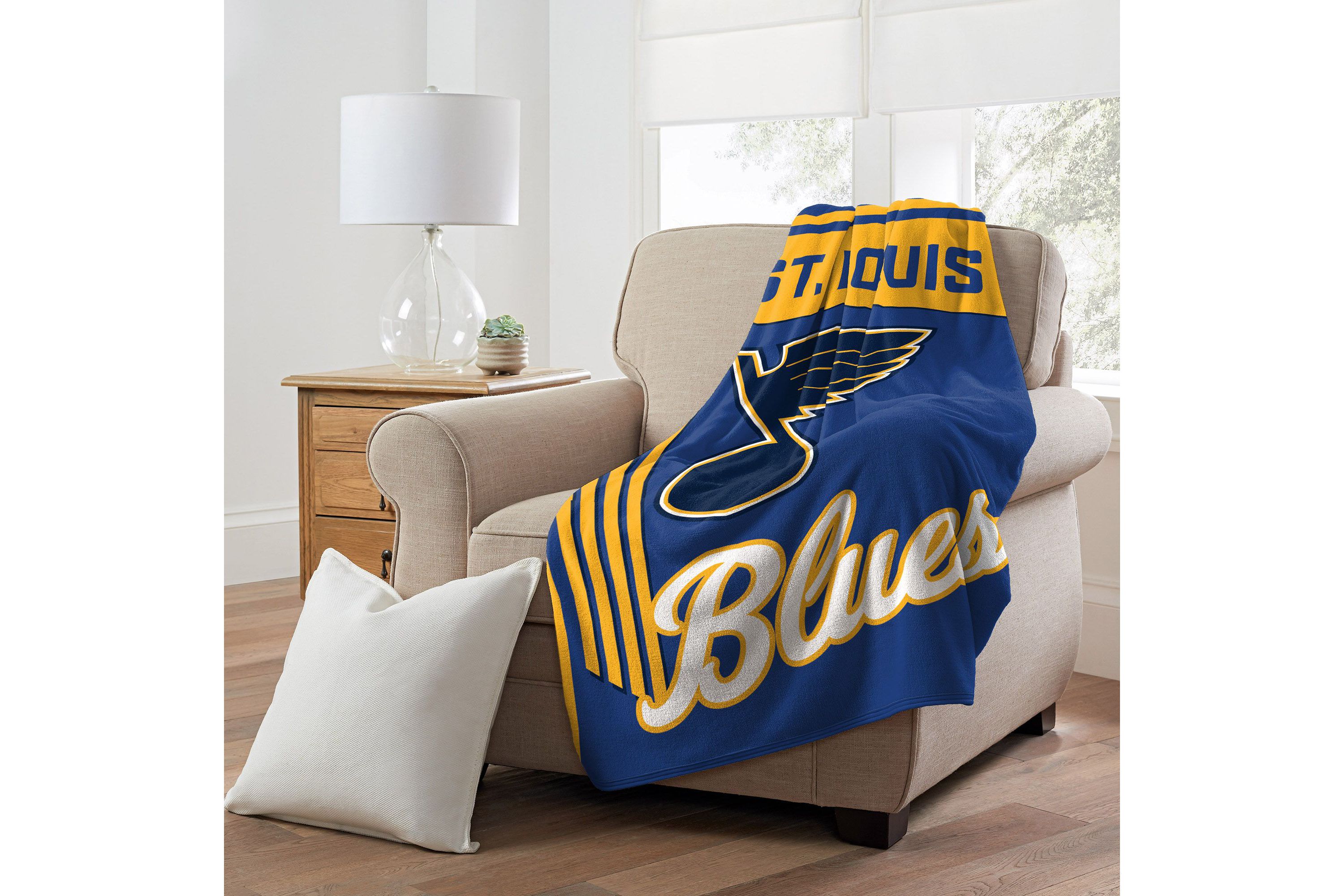 NHL Officially Licensed St. Louis Blues 46" x 60" Microfiber Throw Blanket