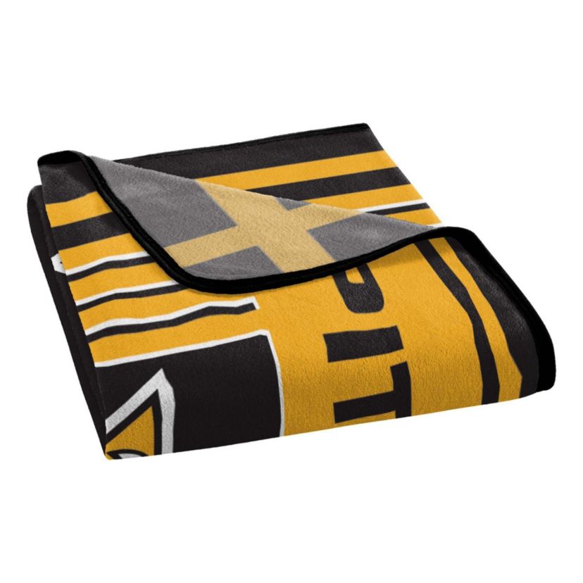 NHL Officially Licenced Pittsburgh Penguins 46" x 60" Microfiber Throw Blanket