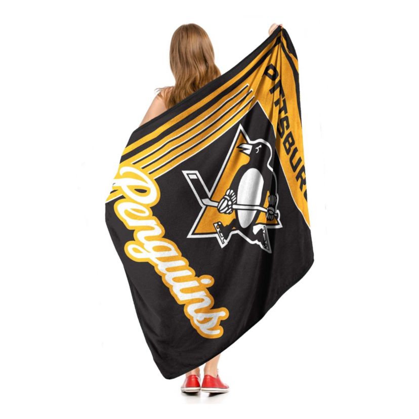 NHL Officially Licenced Pittsburgh Penguins 46" x 60" Microfiber Throw Blanket