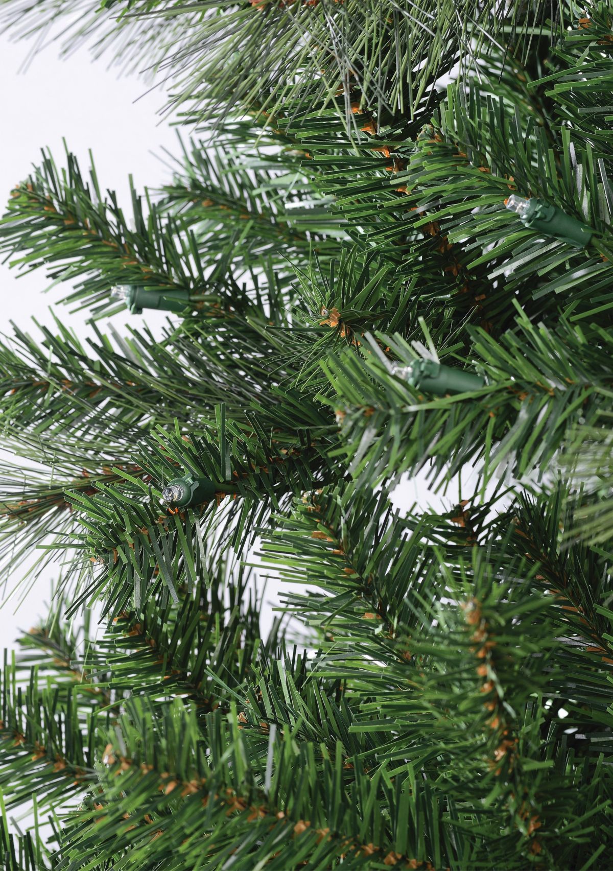 9 Foot Pre Lit Green Christmas Tree