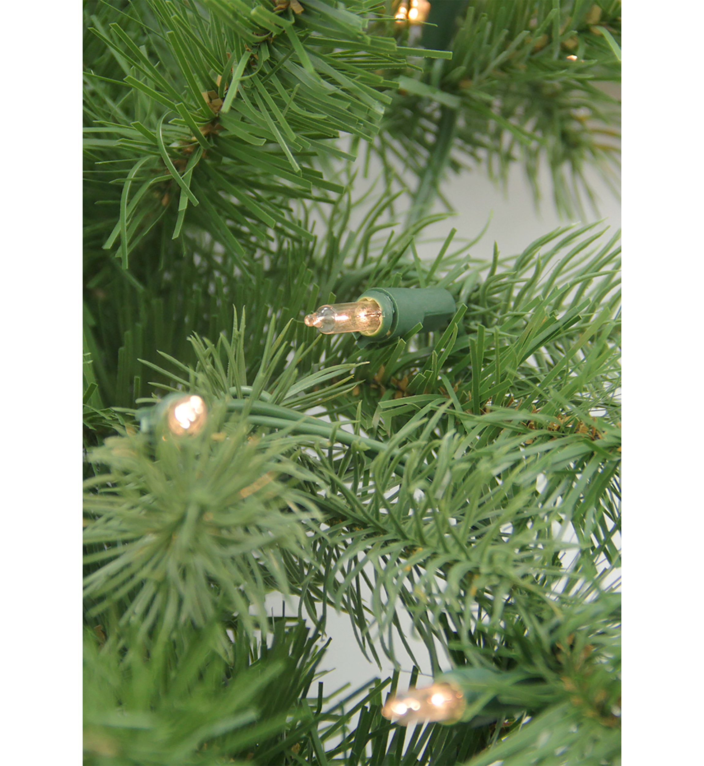 Pre-Lit Noble Fir Artificial Christmas Wreath - 30" Clear Lights