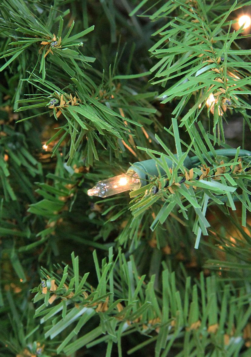 9 Pre-Lit Full Northern Pine Artificial Christmas Tree  Clear Lights