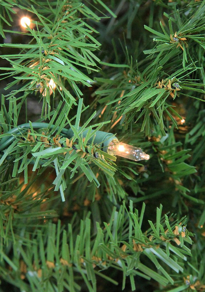 9 Pre-Lit Full Northern Pine Artificial Christmas Tree  Clear Lights