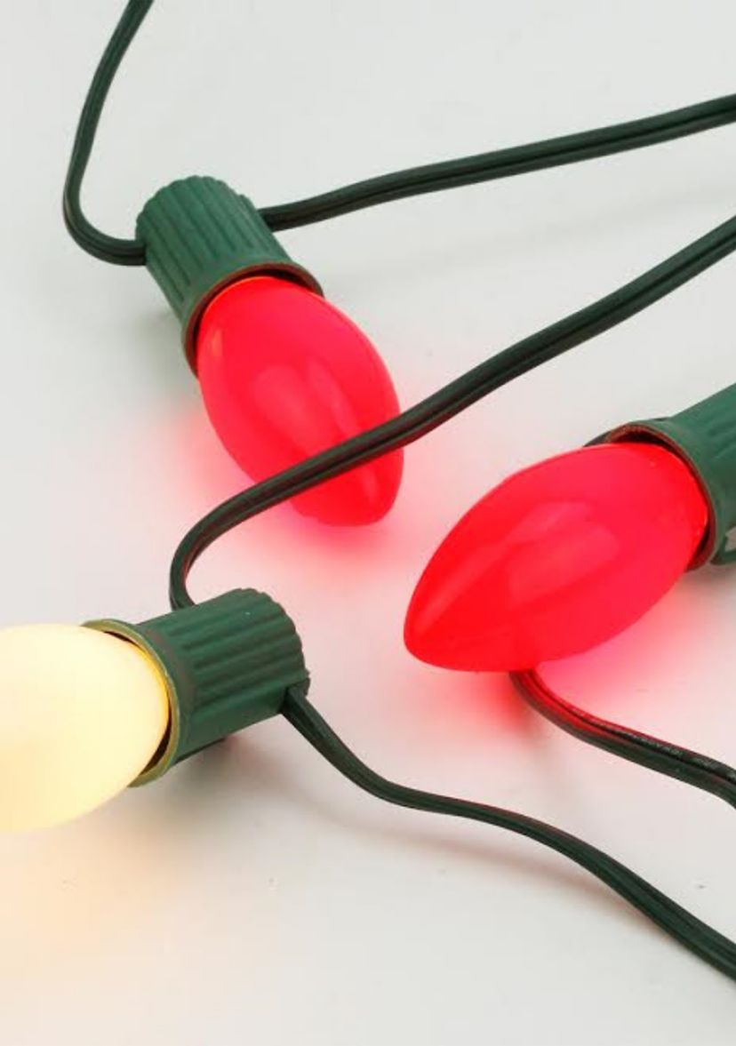 25-Count Opaque Red and White Candy Cane C7 Christmas Light Set  24ft Green Wire