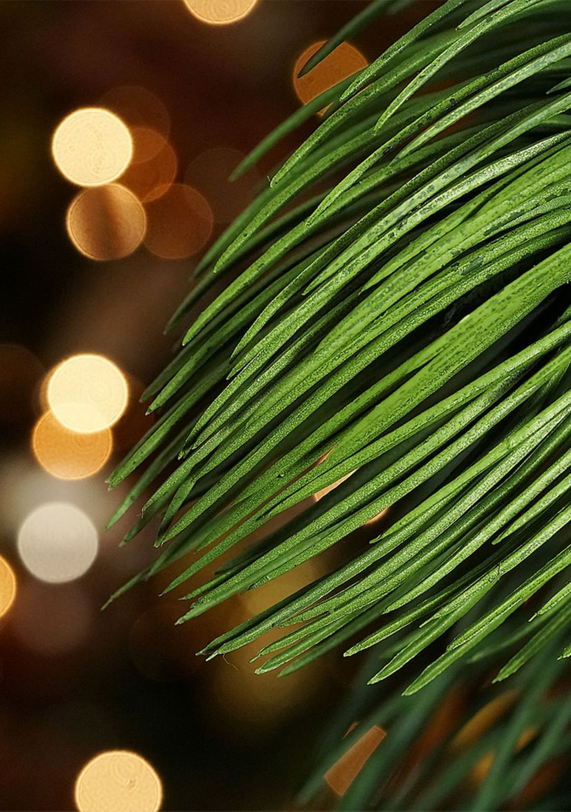 Long Pine Needle Artificial Christmas Wreath - 30-Inch  Unlit