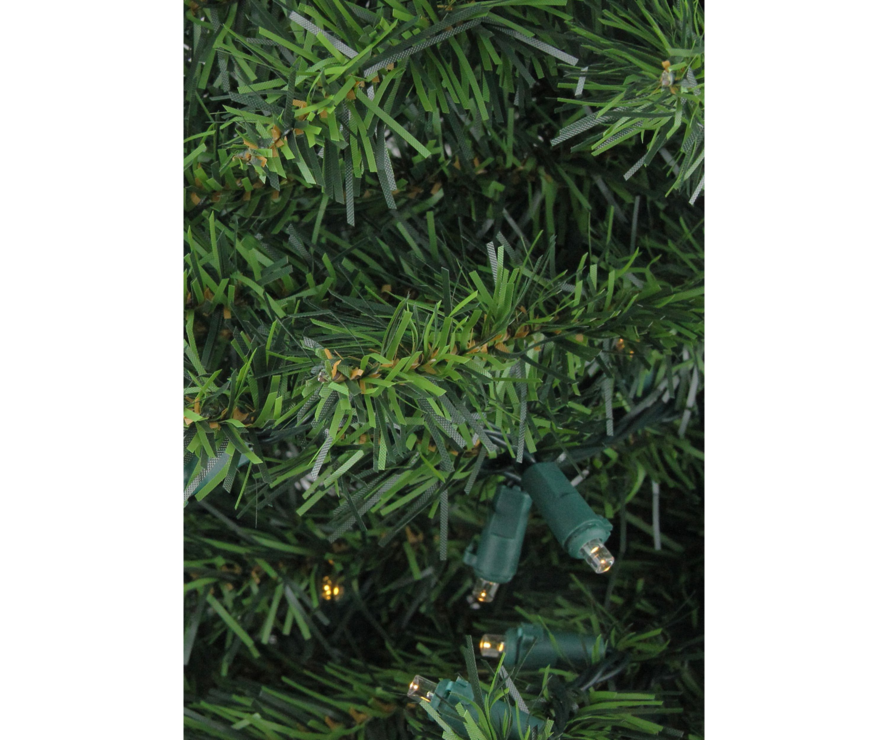 Pre-Lit Battery Operated Canadian Pine Artificial Christmas Wreath - 24-Inch  Clear Lights