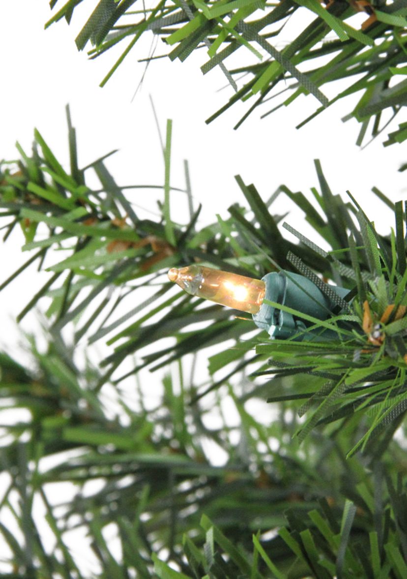1.5 Pre-Lit Medium Canadian Pine Artificial Christmas Tree - Clear Lights