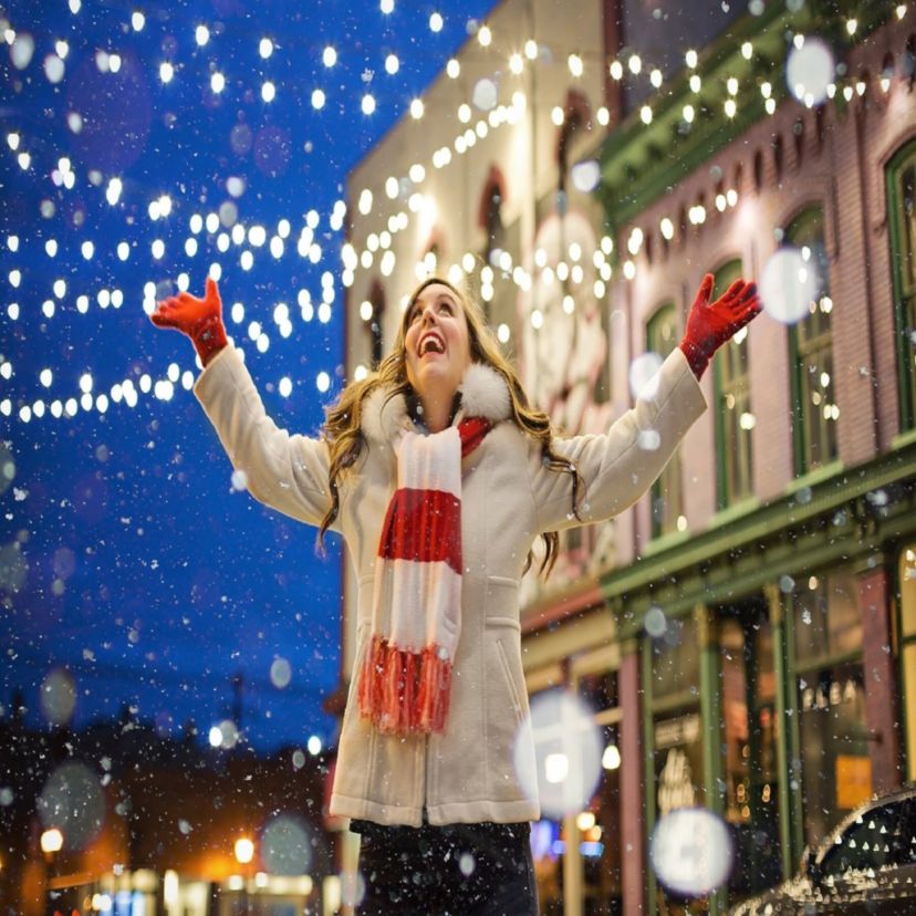 Heavy-Duty Commercial Grade Mini Icicle Christmas Lights - Clear - 18 White Wire - 300ct