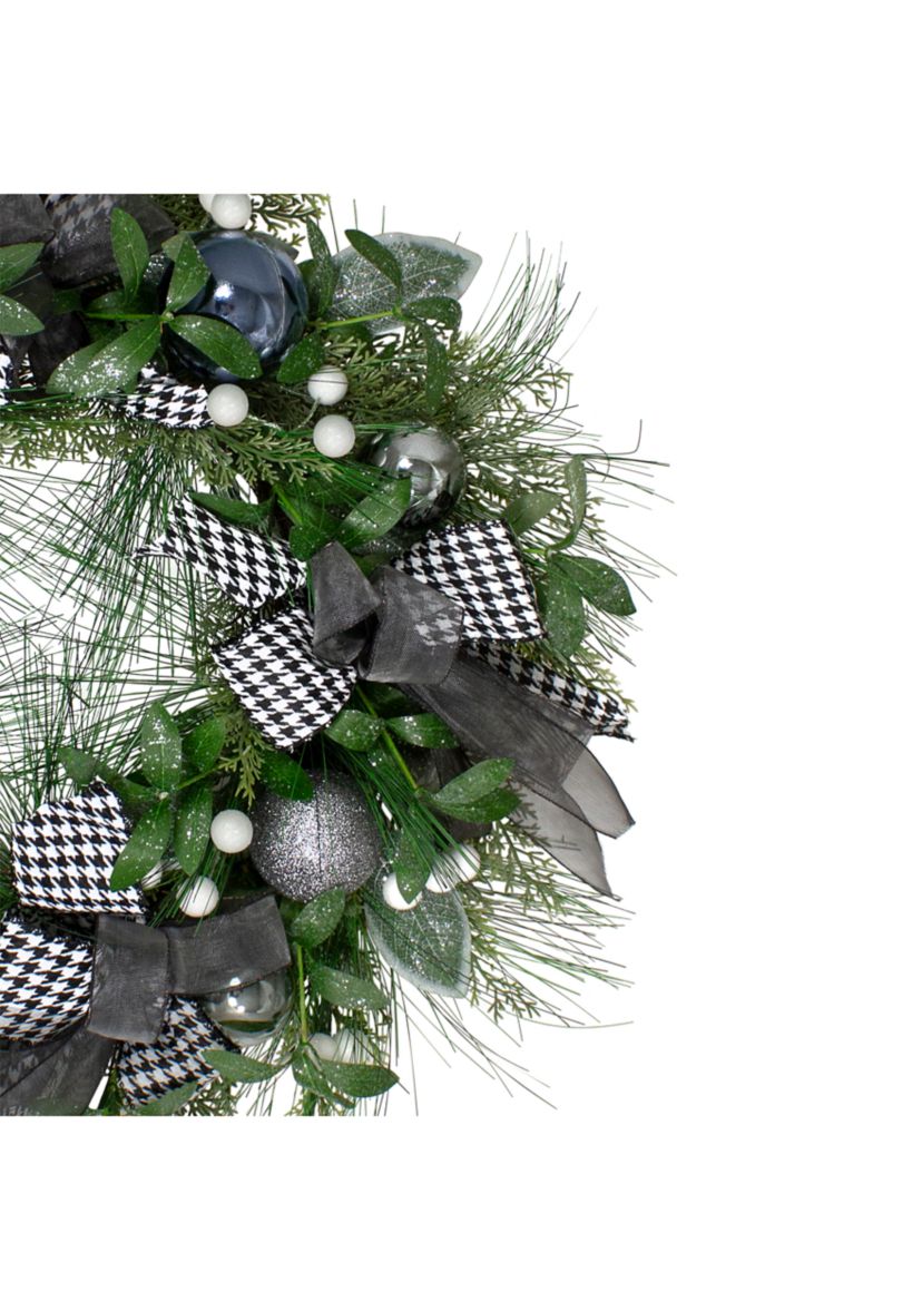 Houndstooth and White Berries Artificial Christmas Wreath - 24-Inch  Unlit