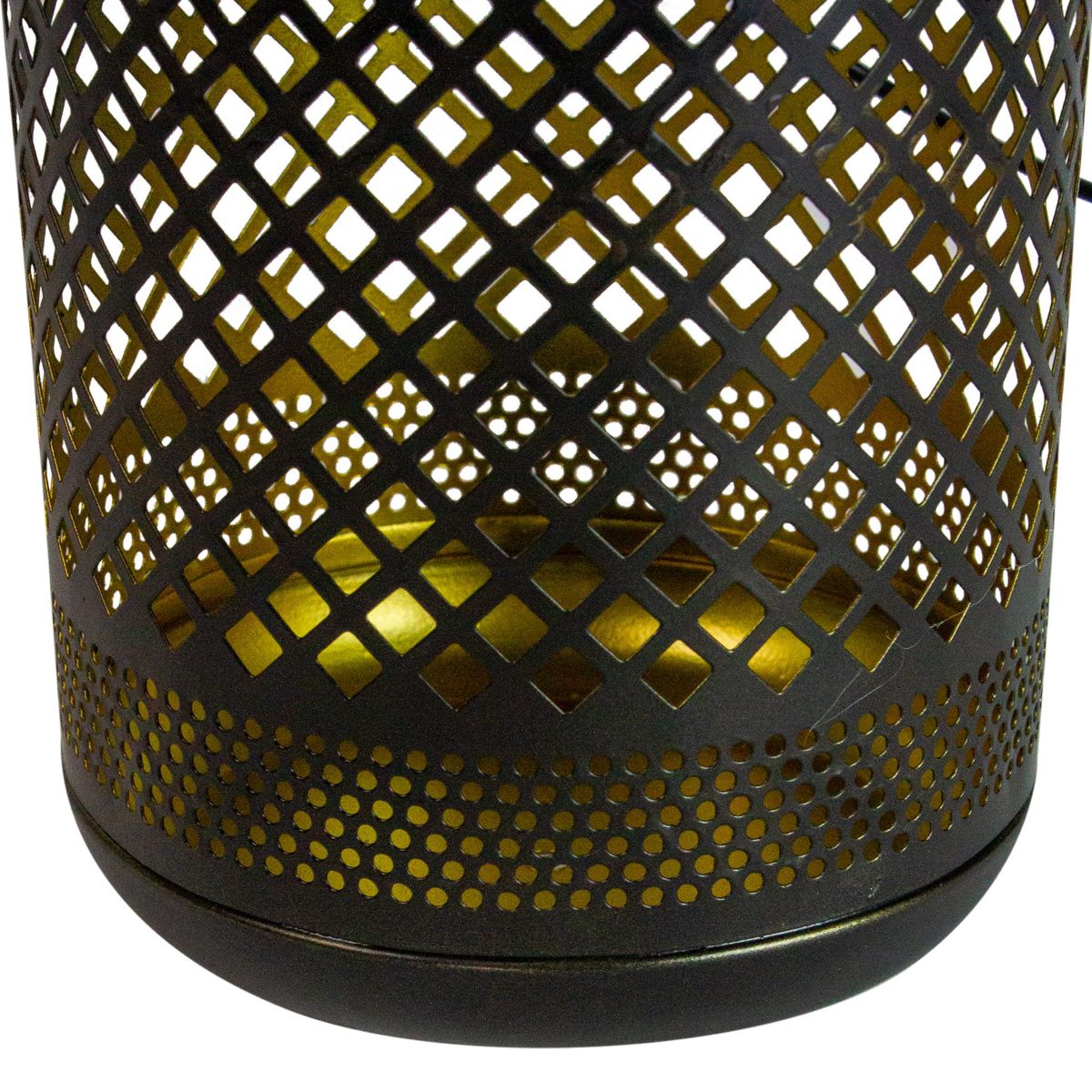 7" Black Diamond Cut Out LED Outdoor Solar Lantern with Handle