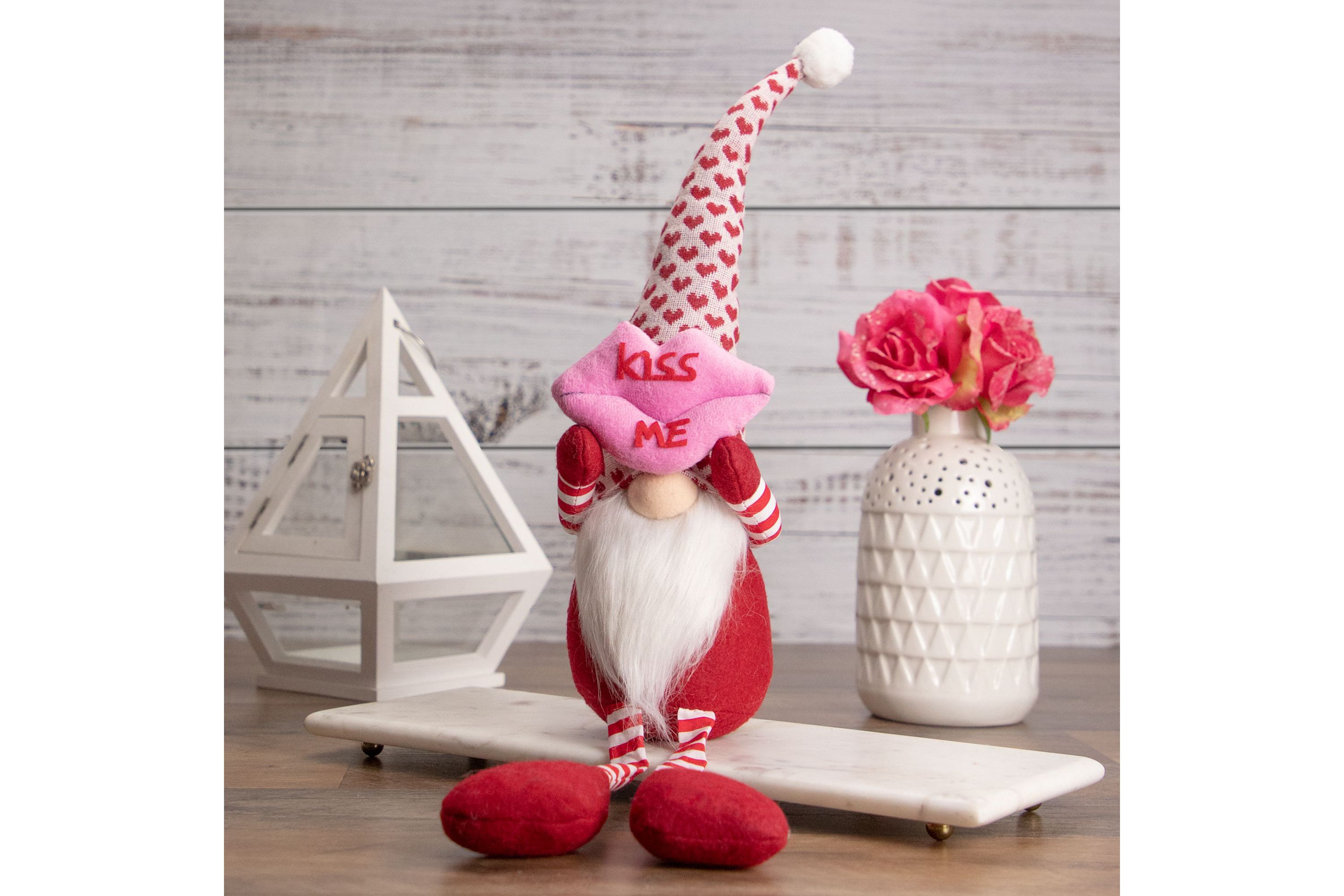 23" Sitting Kiss Me Lips Valentines Day Gnome