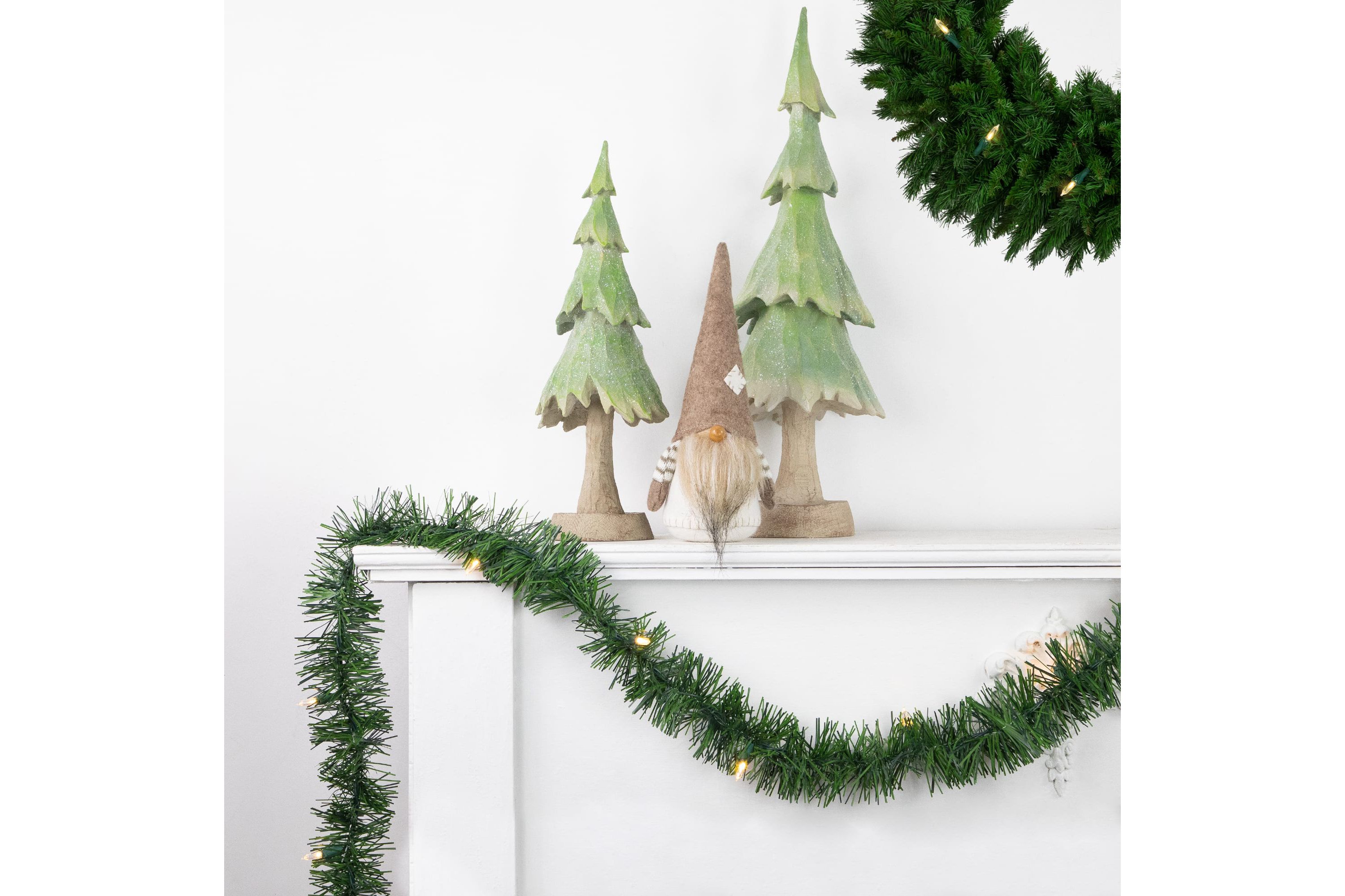 18ft x 3inch Pre-Lit Pine Artificial Christmas Garland Warm White LED Lights