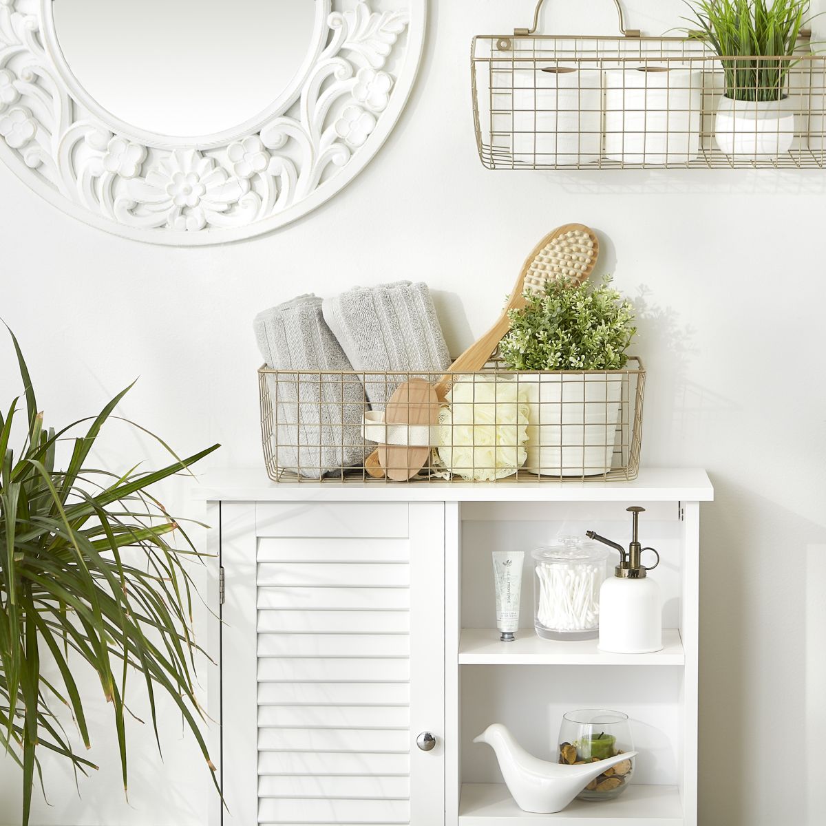 Medium Gold Wire Wall Basket (Set of 2)