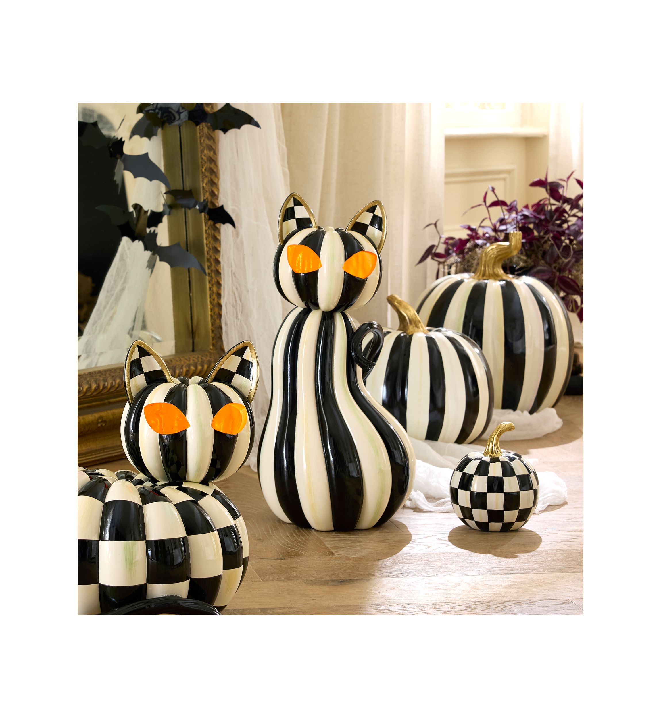 Courtly Check Illuminated Cat