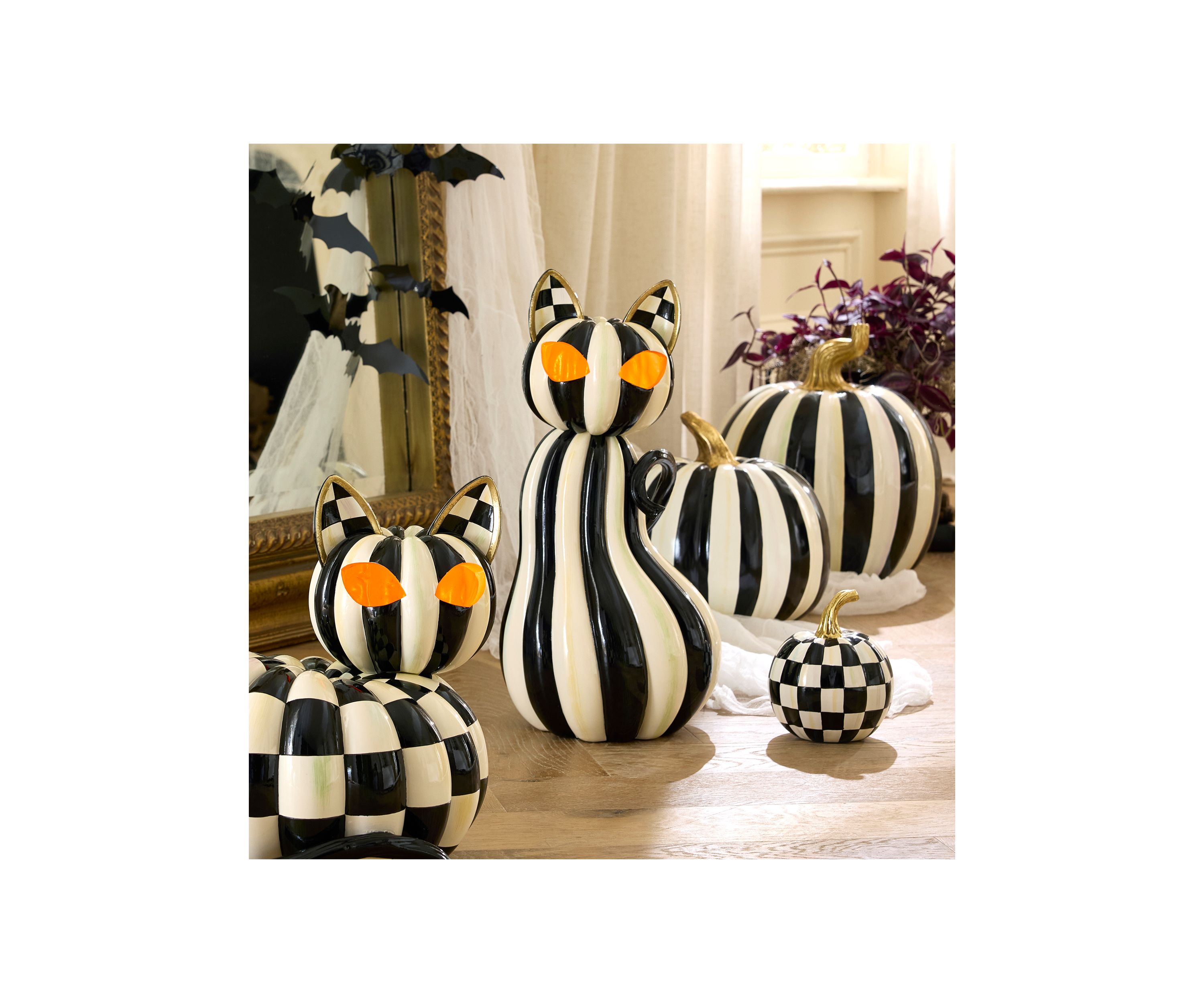 Courtly Check Illuminated Cat