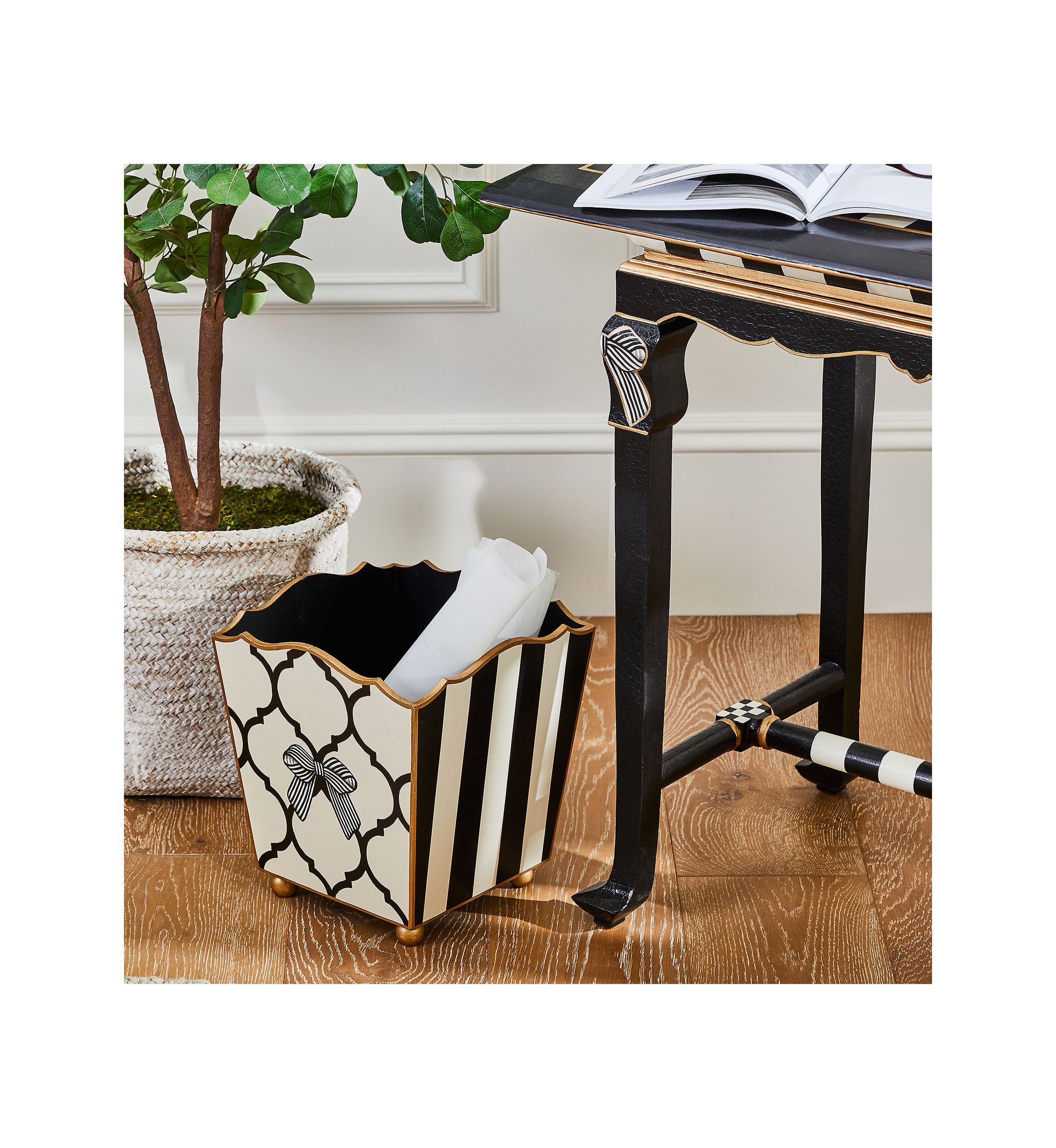 Pretty as a Bow Waste Bin