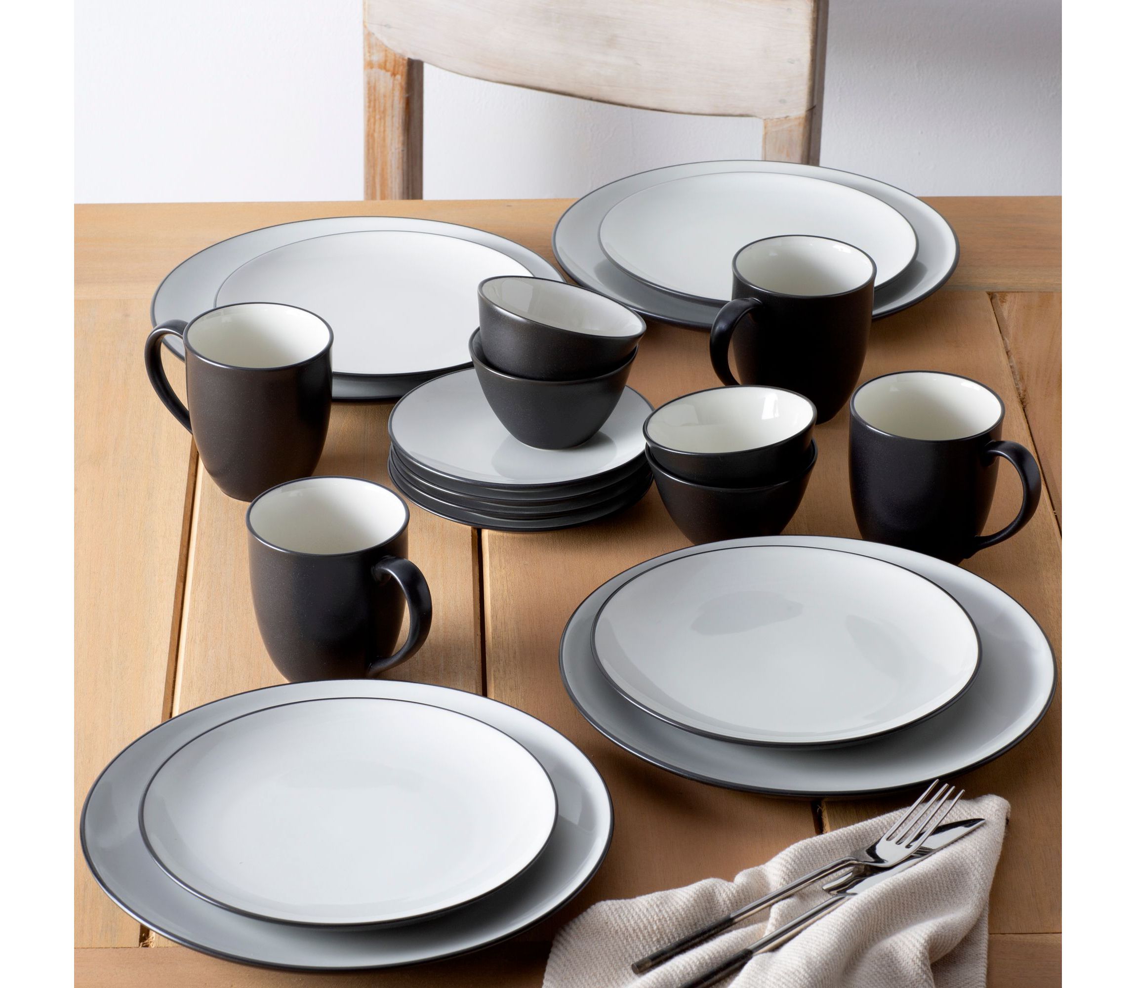 Colorwave 20-Piece Dinnerware Set, Service for 4